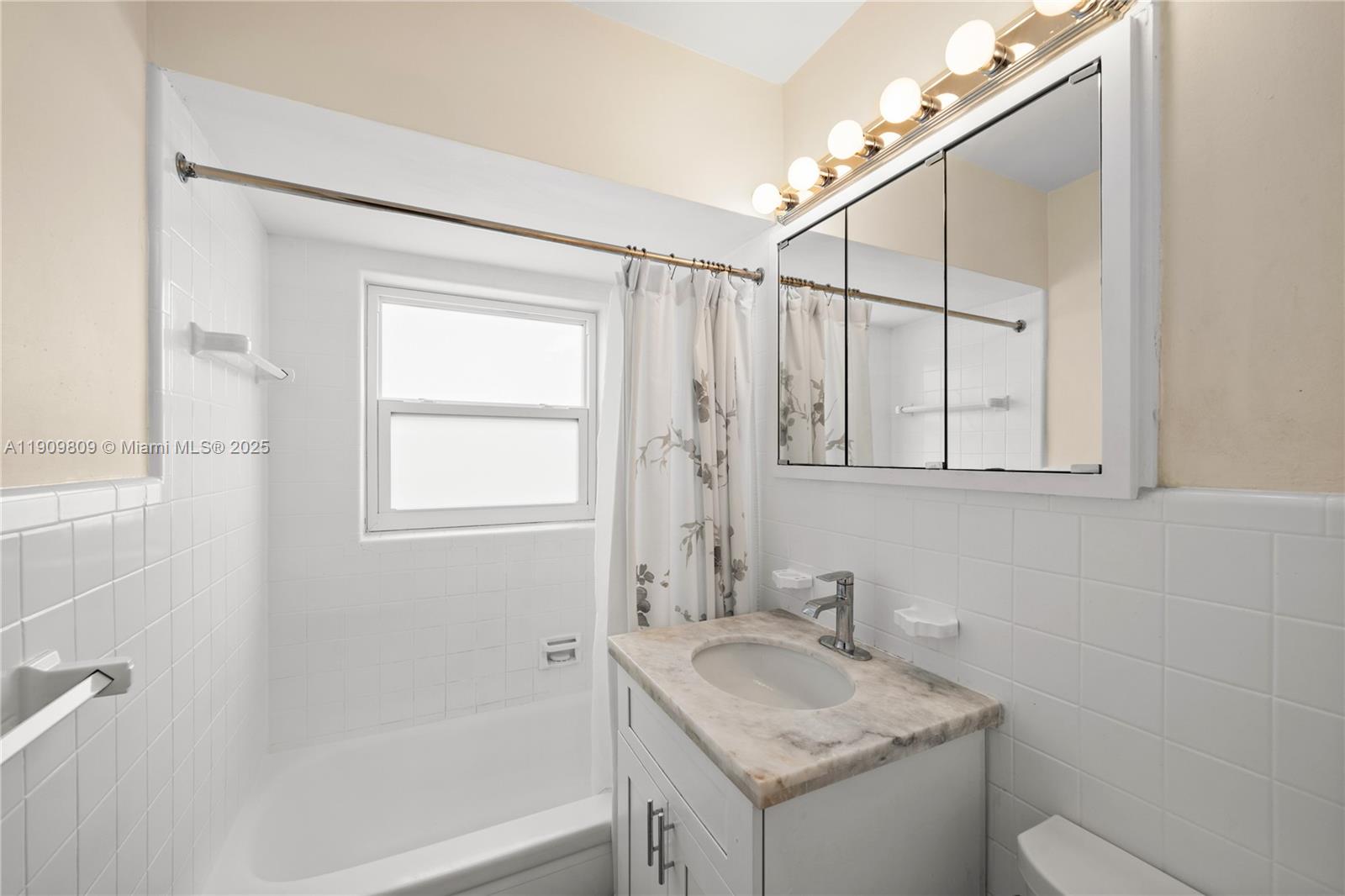 ISLE OF NORMANDY MIAMI VI - Residential