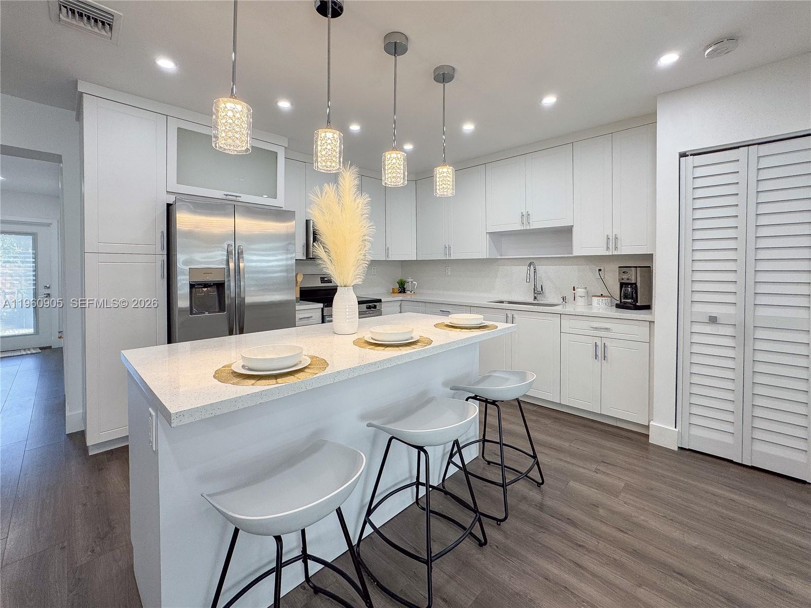 N MIAMI ESTATES - Residential