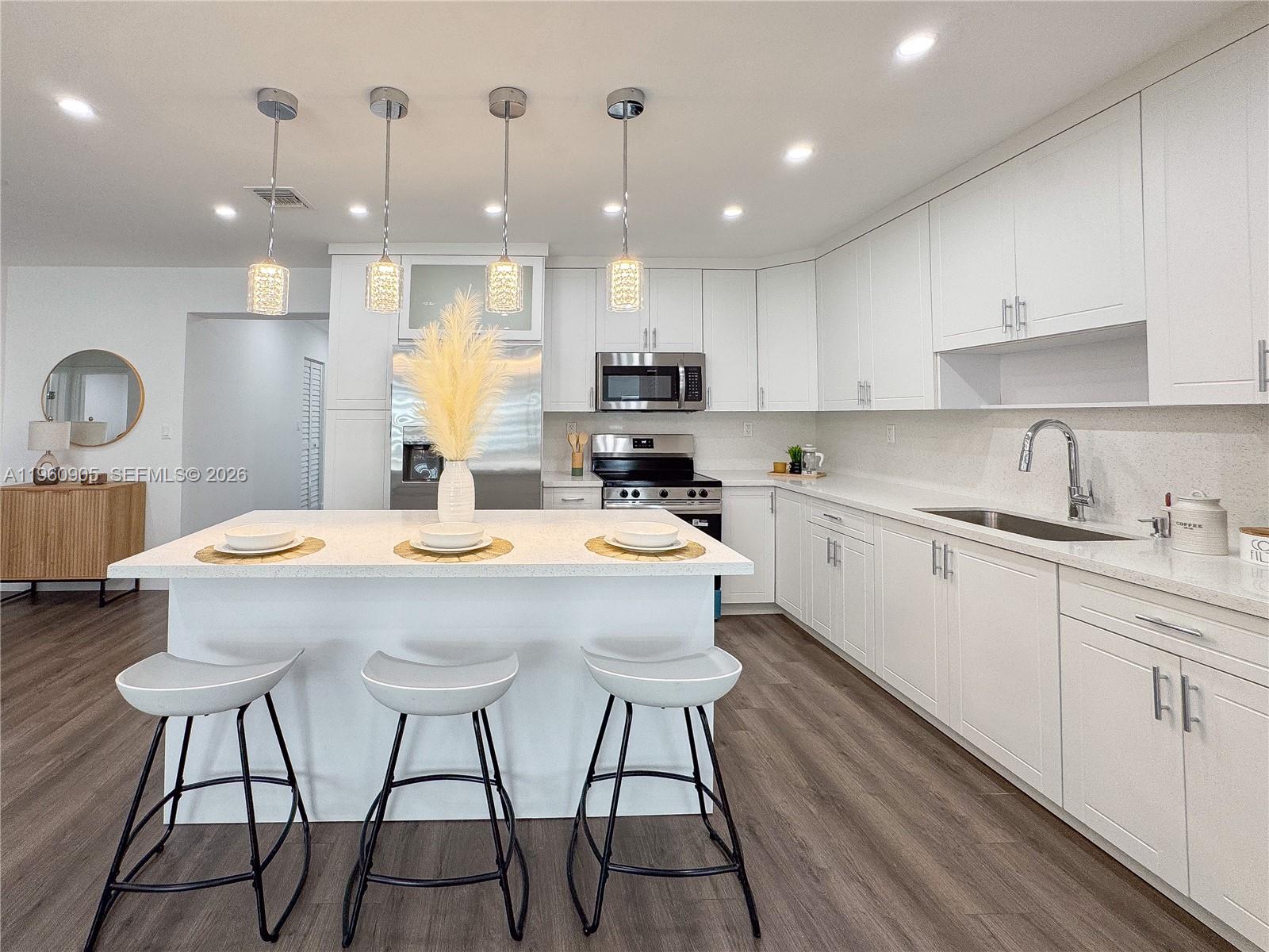 N MIAMI ESTATES - Residential