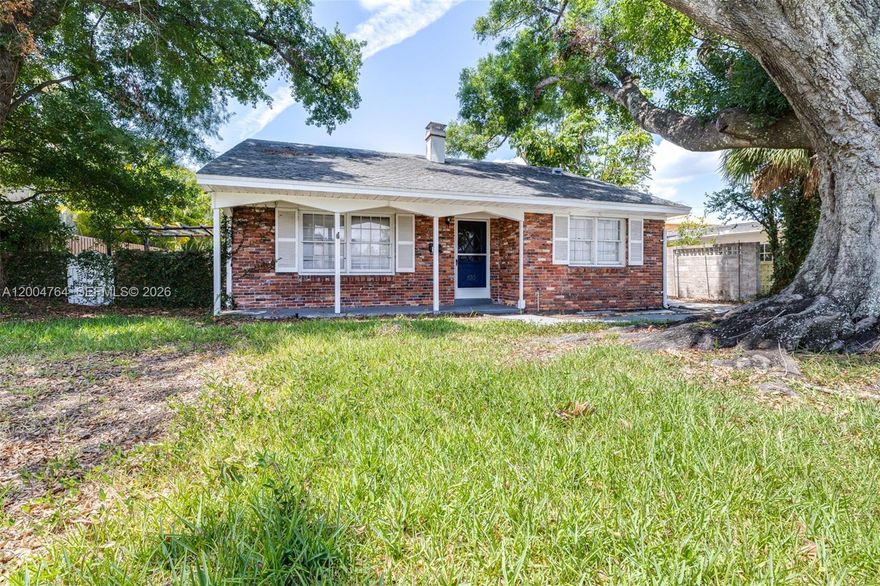 This charming 3/2 is located on the highly sought-after Davis Island. This spacious home features wood floors throughout, a large formal living room with built-in wood shelving, and a woodburning antique fireplace. The kitchen is bright and open. The primary bedroom has a private en-suite bathroom. Living on Davis Island, you'll enjoy unmatched convenience with grocery stores, top rated schools with easy access to Bayshore Bivd, downtown Tampa and the surrounding Bay Area. Living on David Island, you’re also within minutes to Tampa General Hospital, shops, restaurants and recreational activities. Everything you need is within reach when living in this beautiful Tampa neighborhood.