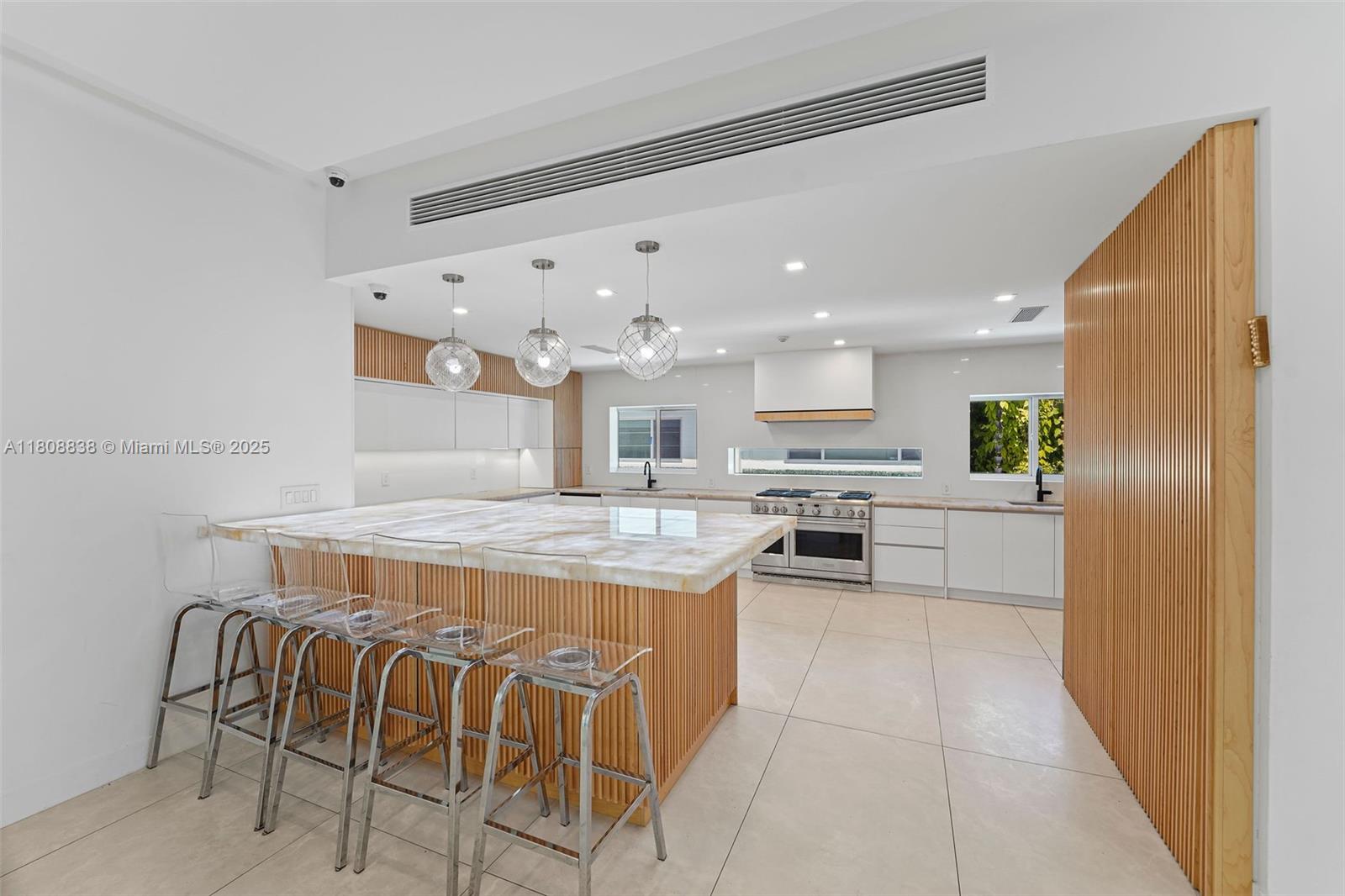MID GOLF SUB 1ST ADDN - Residential Lease