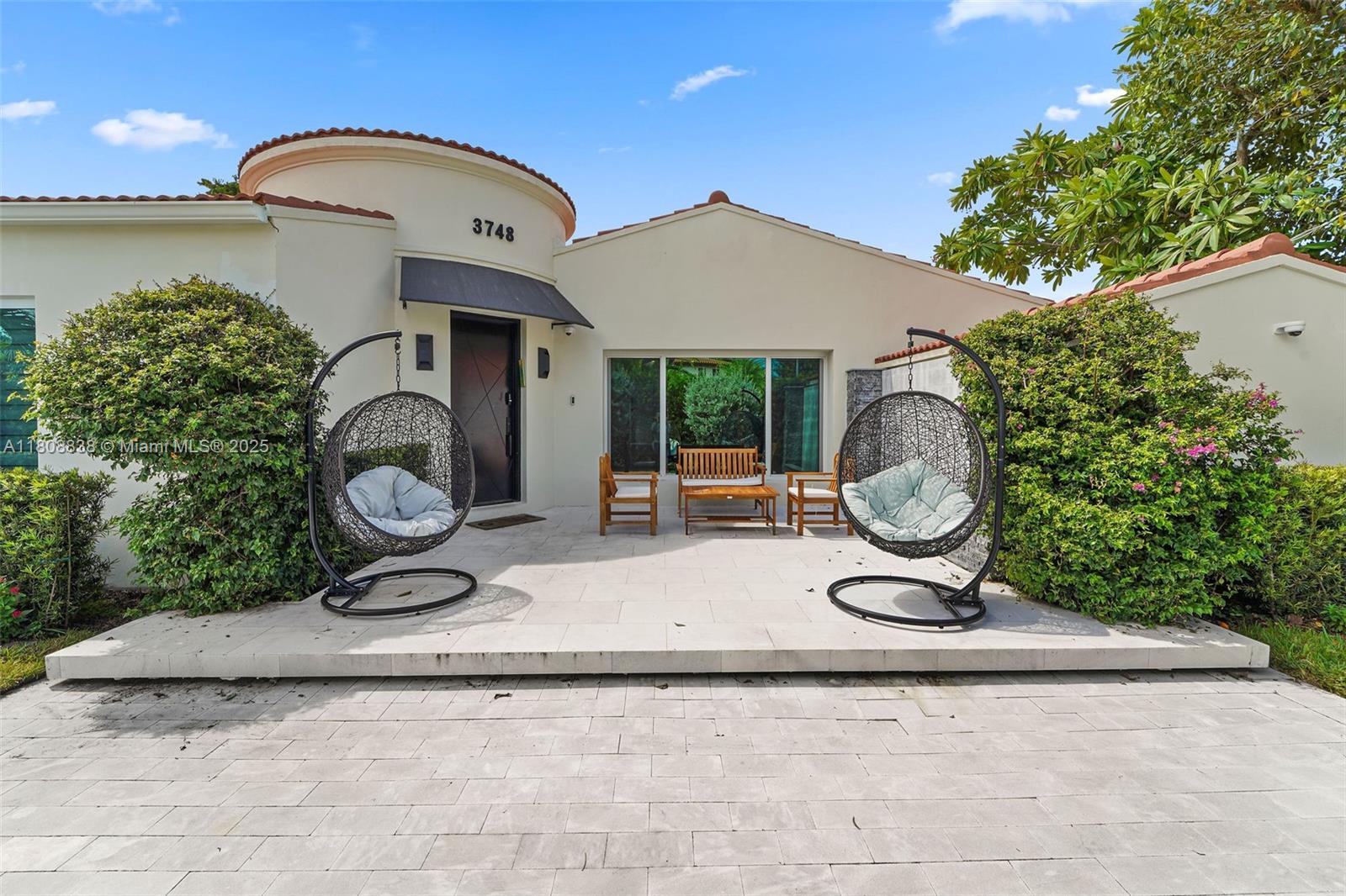 MID GOLF SUB 1ST ADDN - Residential Lease