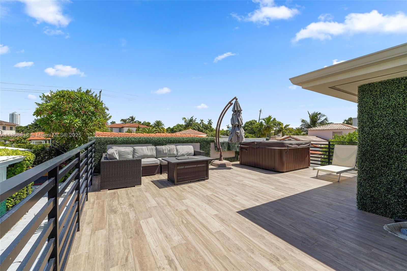 MID GOLF SUB 1ST ADDN - Residential Lease