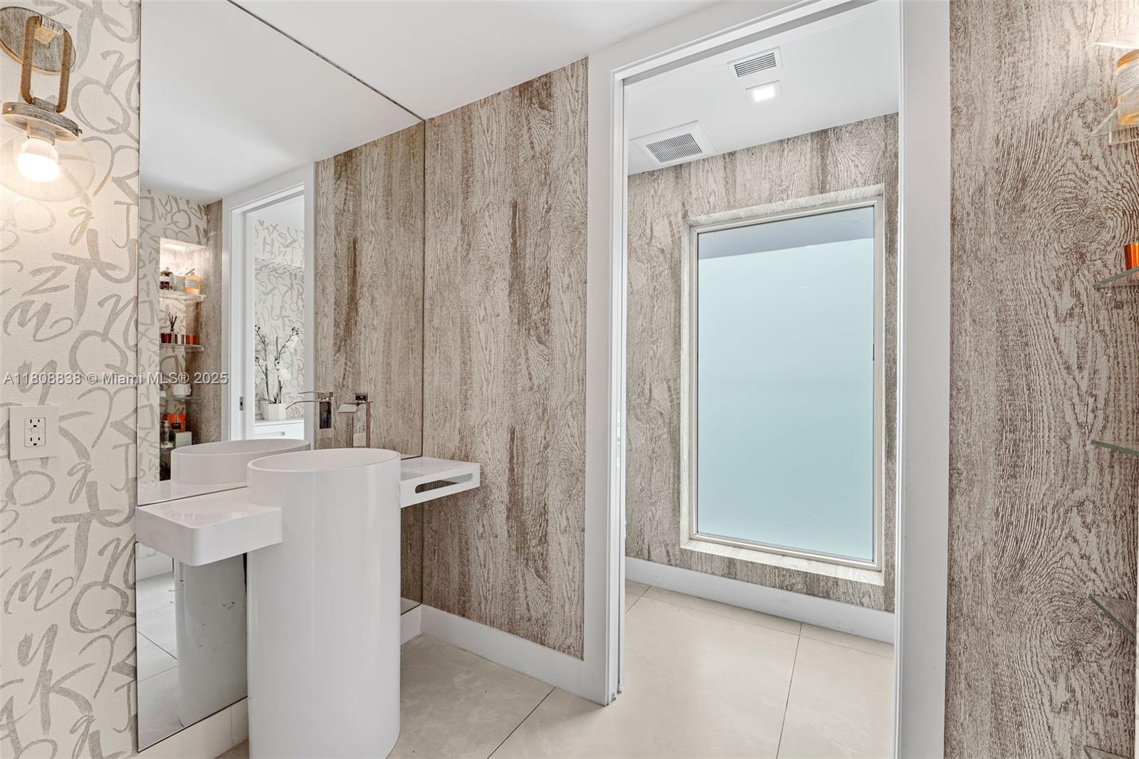 MID GOLF SUB 1ST ADDN - Residential Lease