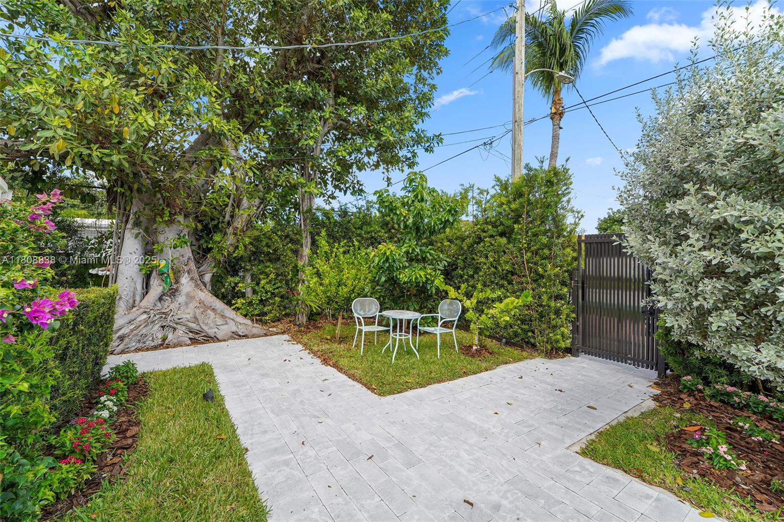 MID GOLF SUB 1ST ADDN - Residential Lease