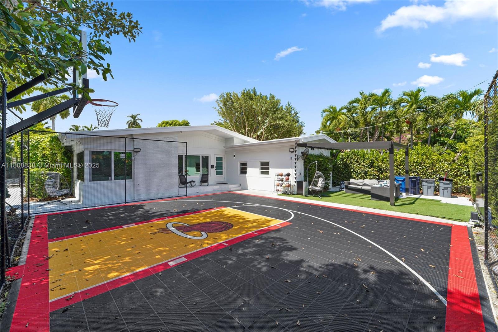 MID GOLF SUB 1ST ADDN - Residential Lease