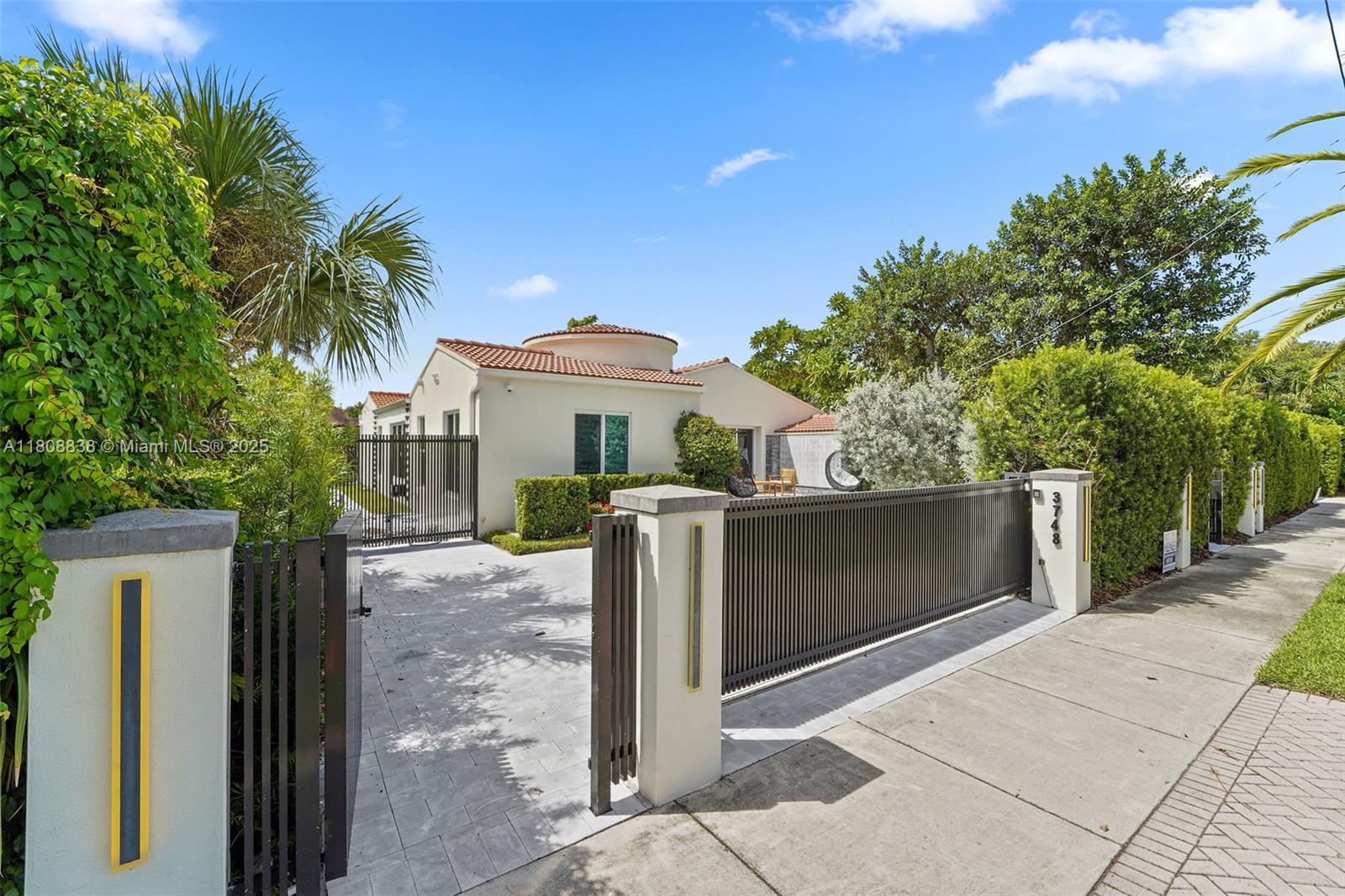 MID GOLF SUB 1ST ADDN - Residential Lease