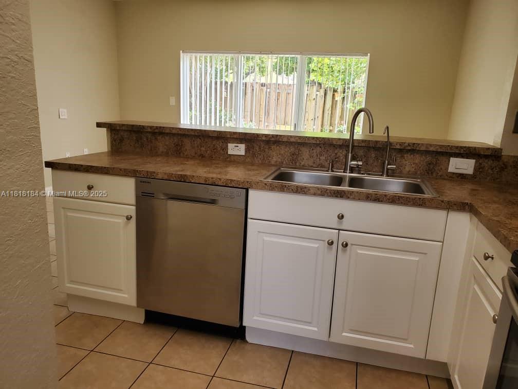 VILLAS AT CARMEL - Residential Lease