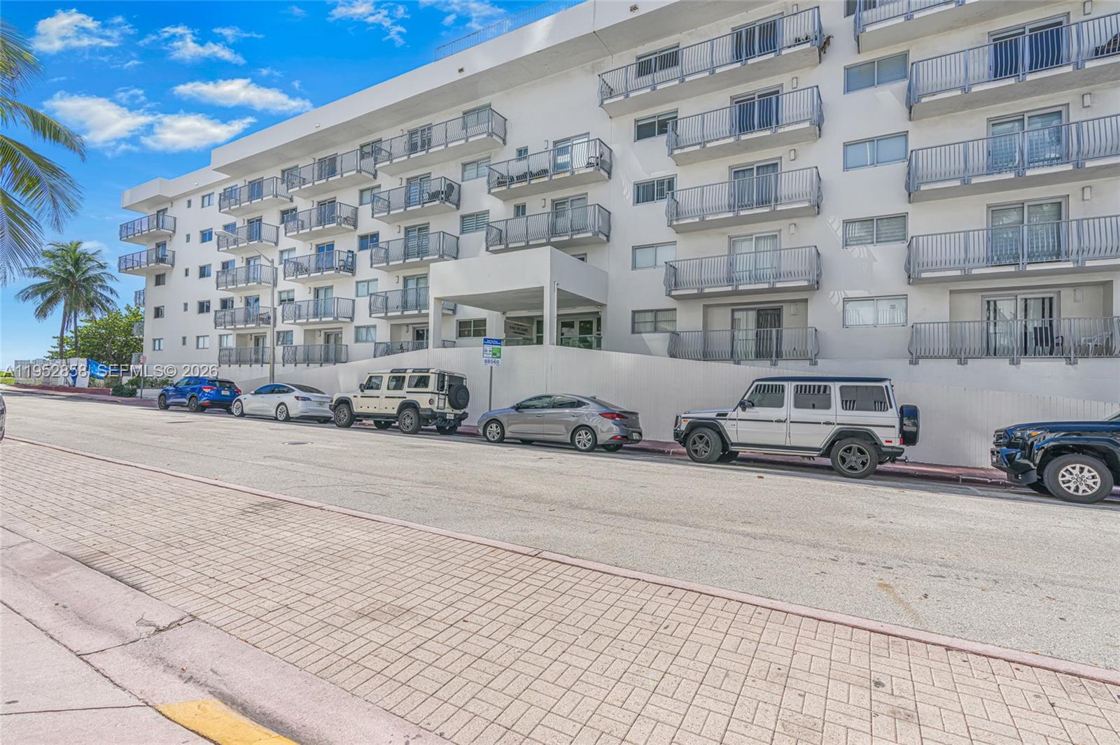 KING RICHARD CONDO - Residential Lease