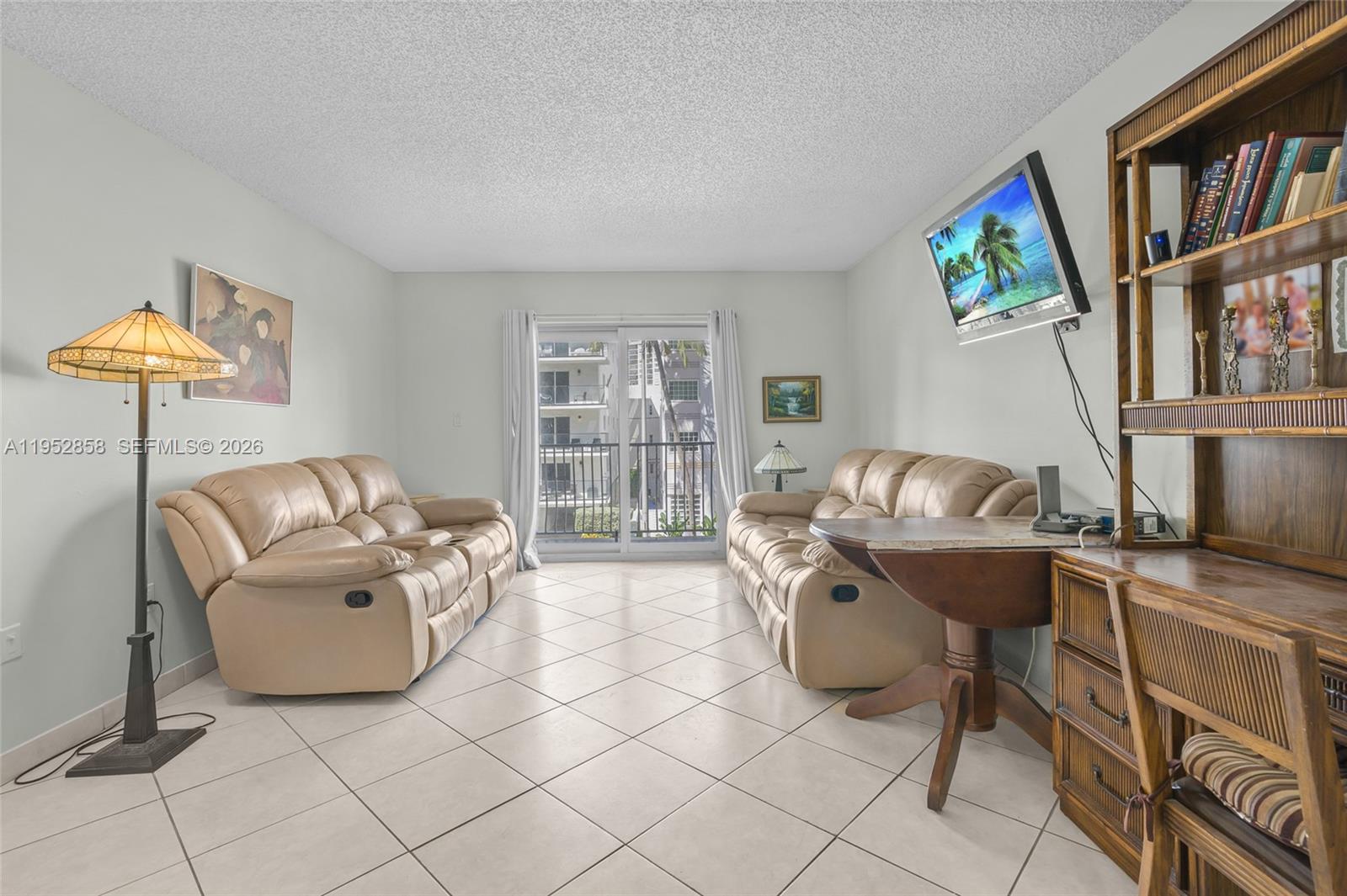KING RICHARD CONDO - Residential Lease