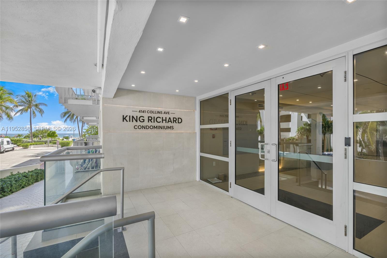 4141 Collins Ave 201