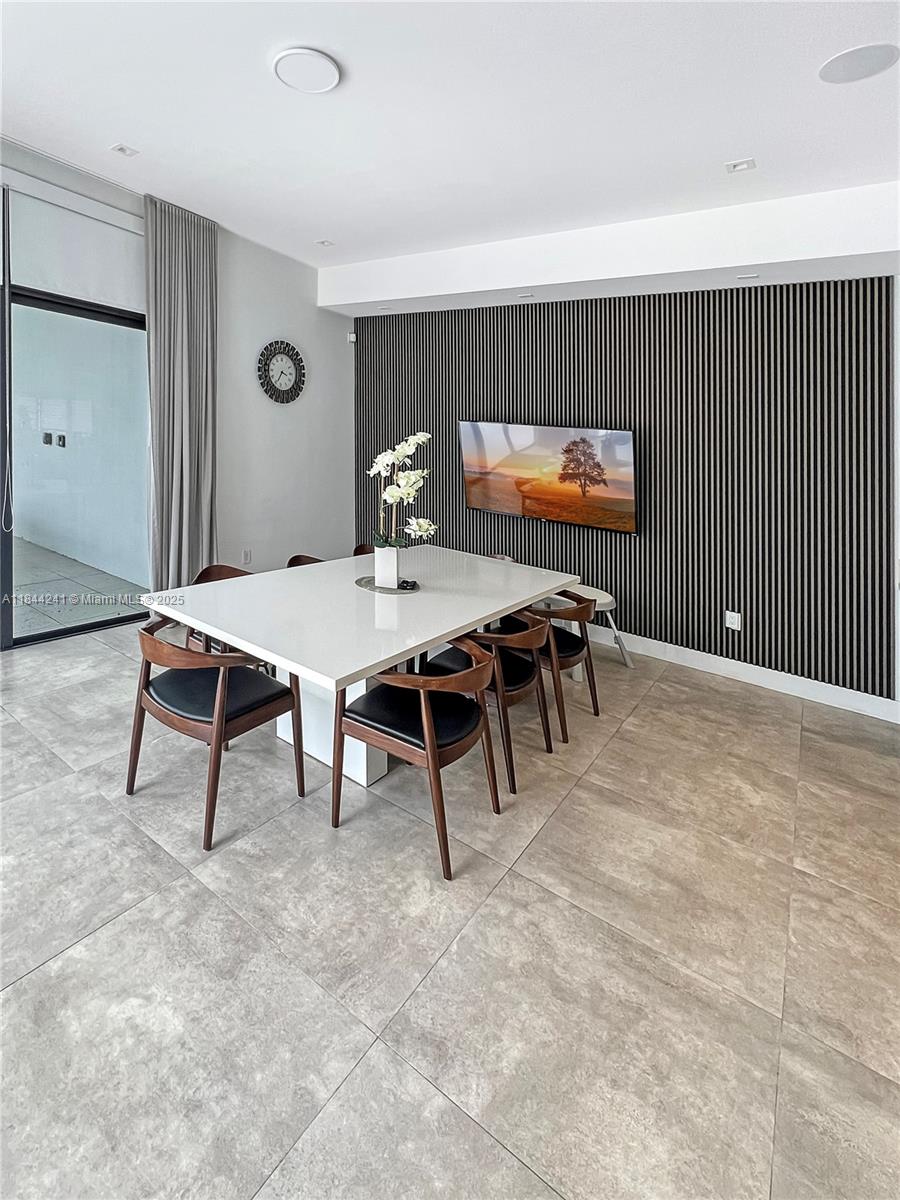 WESTON ESTATES - Residential