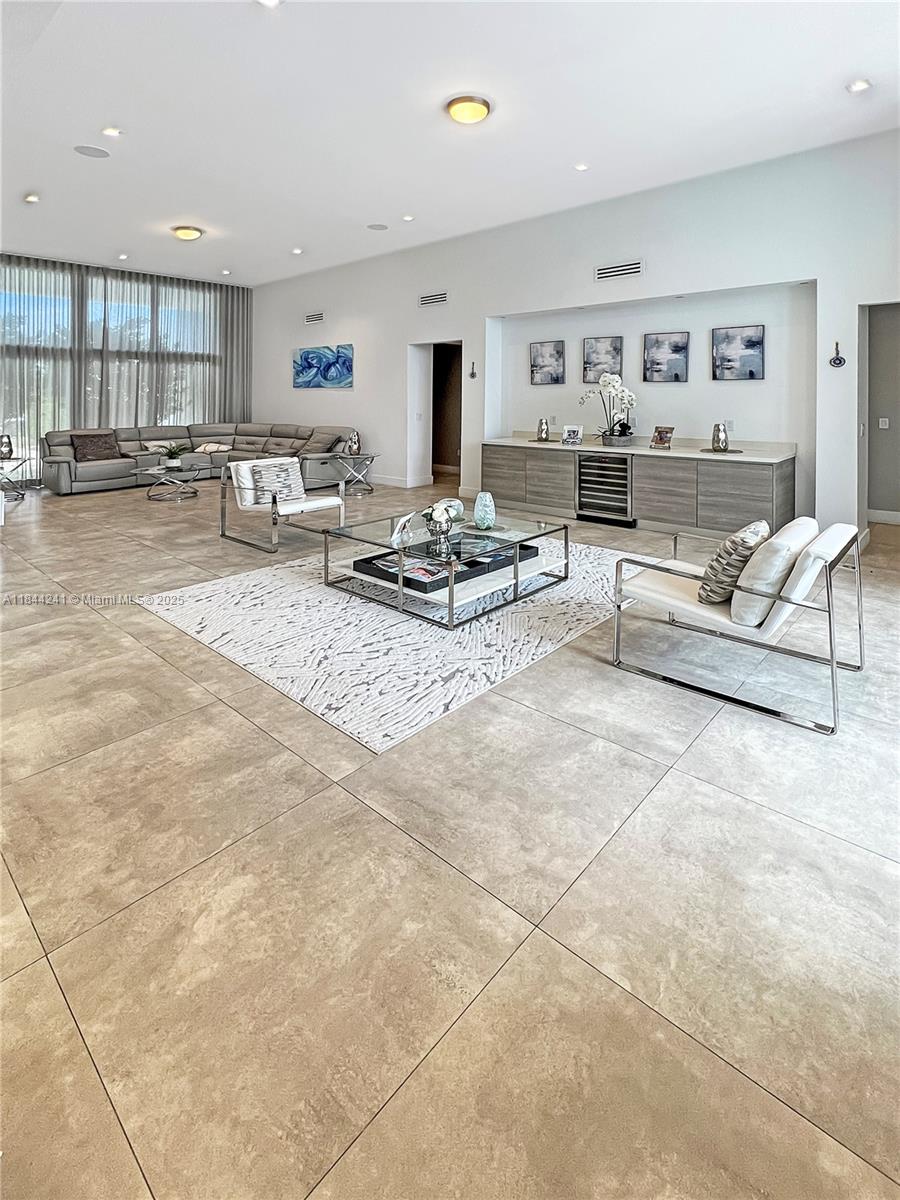 WESTON ESTATES - Residential