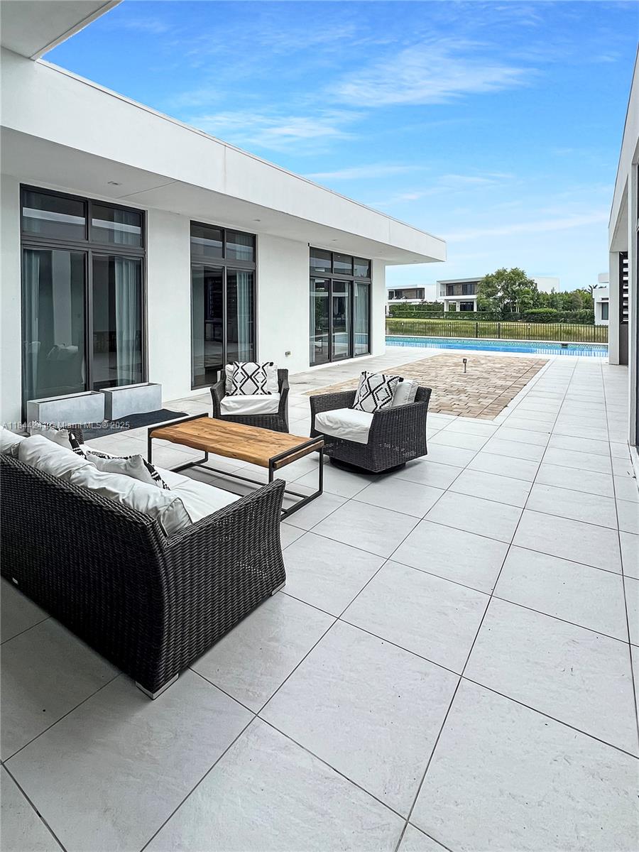 WESTON ESTATES - Residential