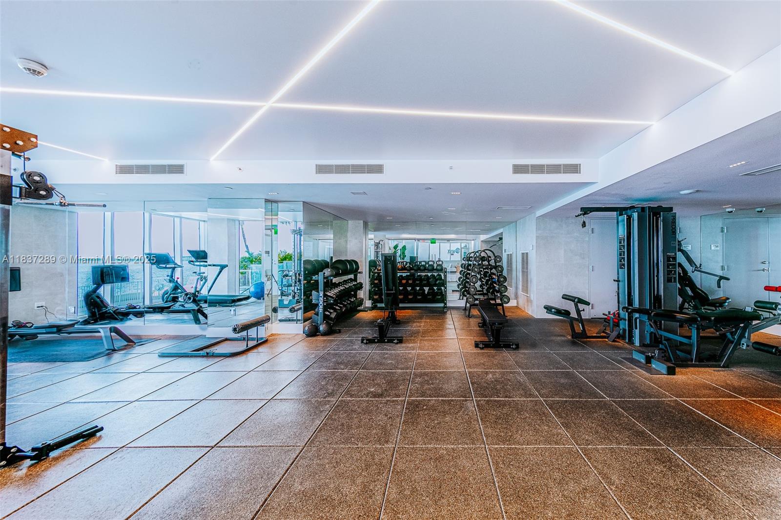 STAR LOFTS ON THE BAY CON - Residential