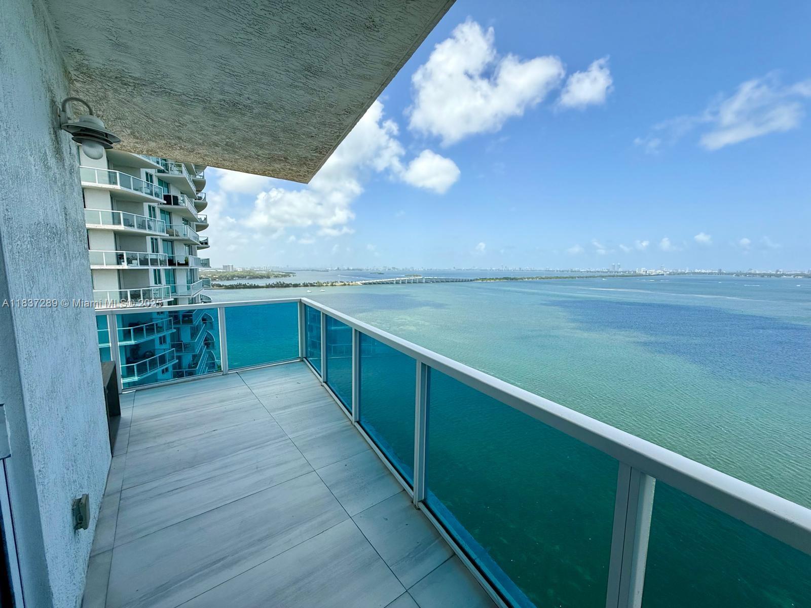 STAR LOFTS ON THE BAY CON - Residential