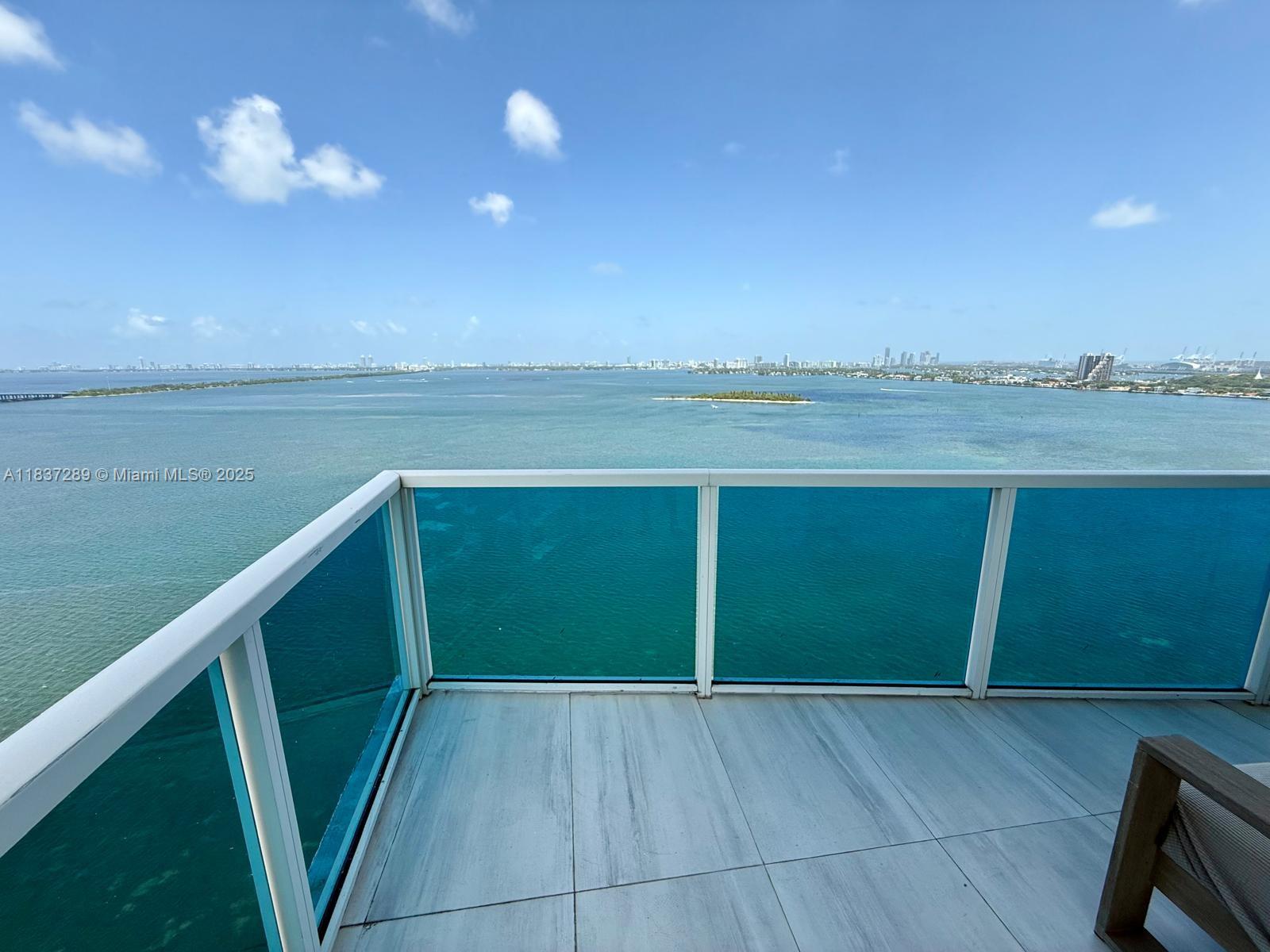 STAR LOFTS ON THE BAY CON - Residential