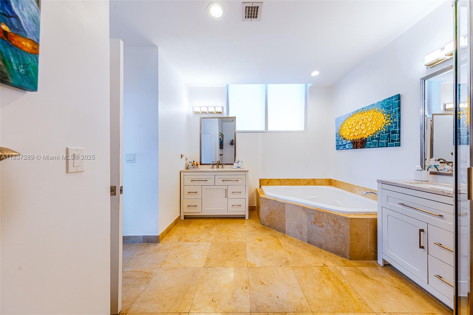 STAR LOFTS ON THE BAY CON - Residential