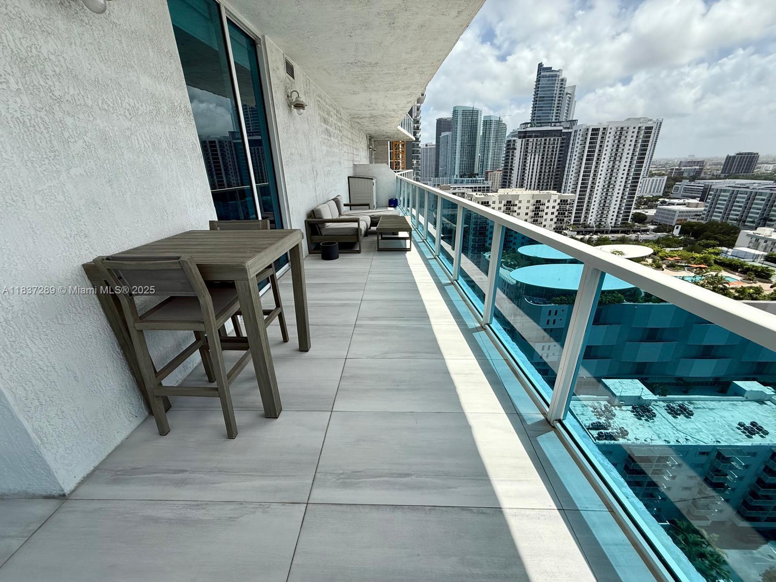 STAR LOFTS ON THE BAY CON - Residential