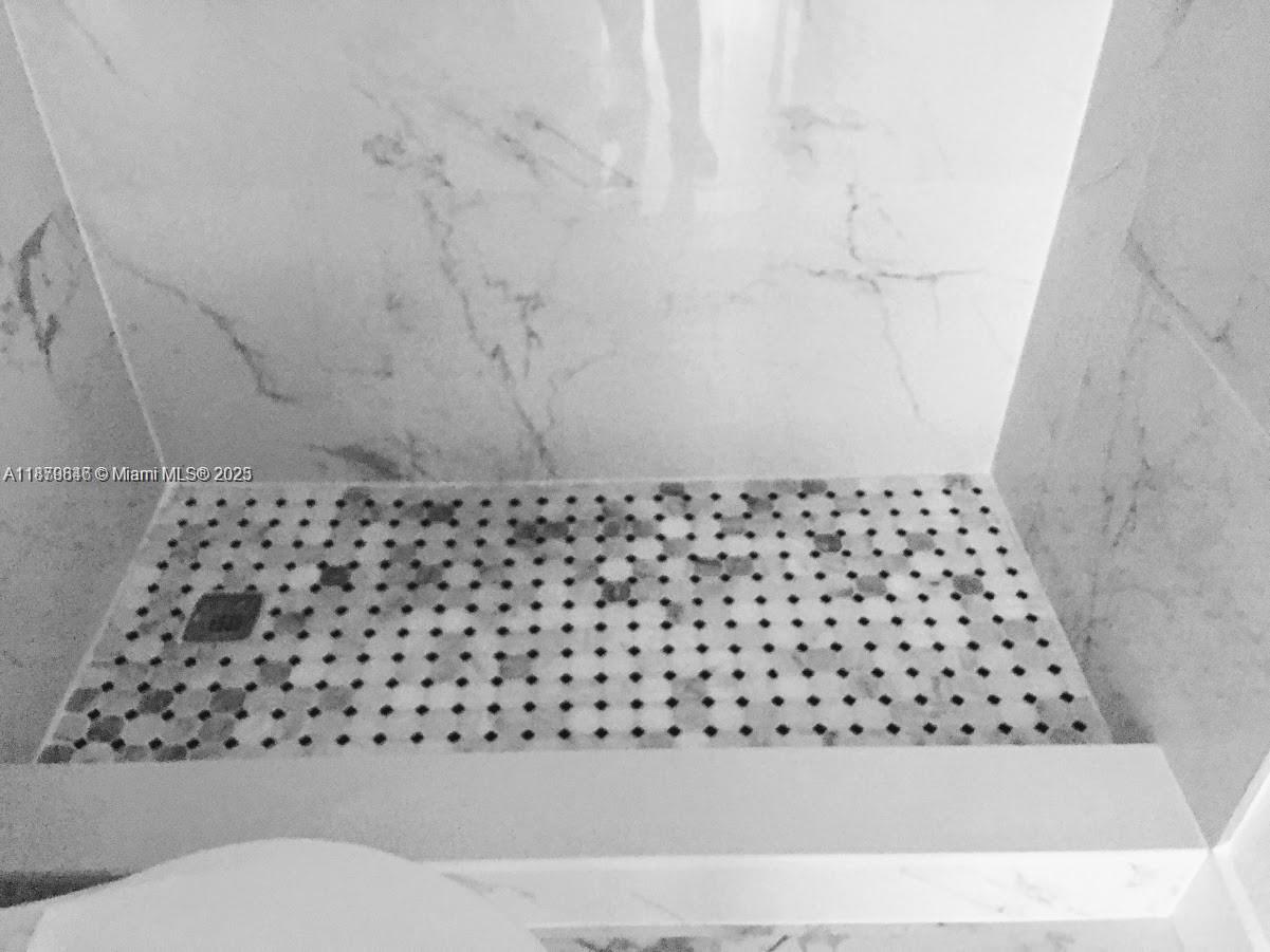 VILLAGE OF KINGS CREEK CO - Residential Lease