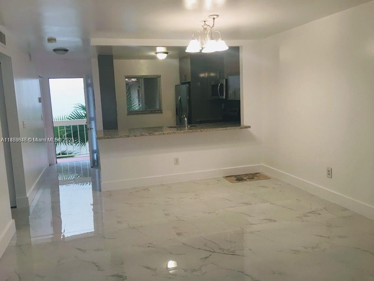 VILLAGE OF KINGS CREEK CO - Residential Lease