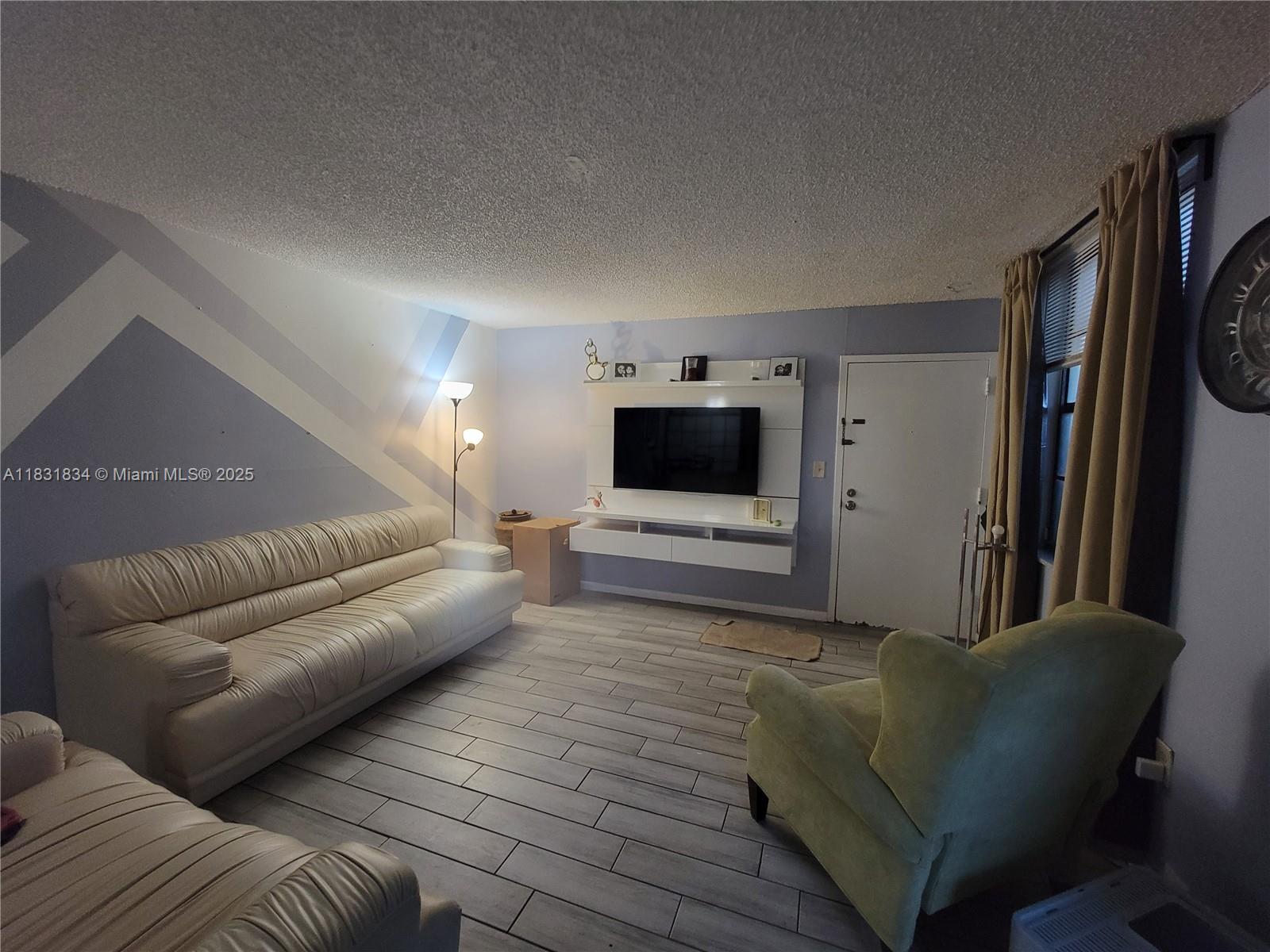 1796 NW 55th Ave 103, Lauderhill, FL, 33313/$145,000 4 1796 NW 55th Ave 103