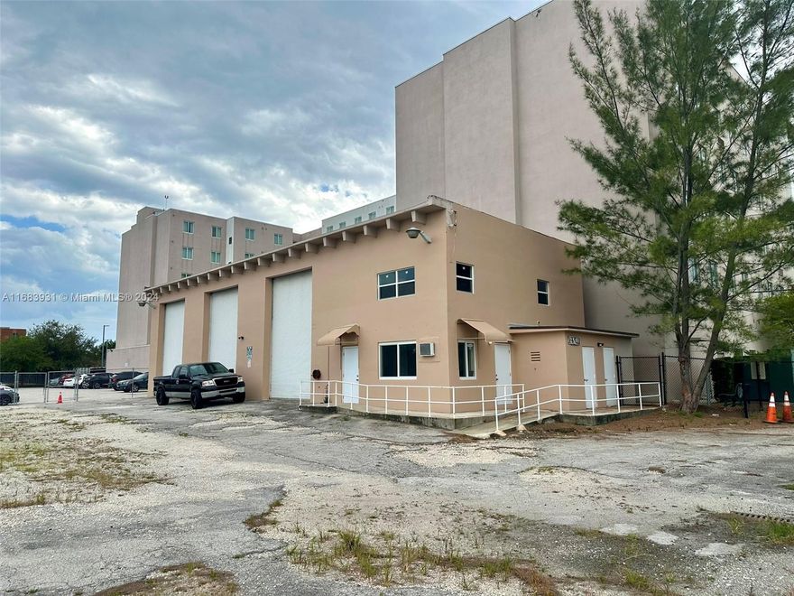 Incredible opportunity to purchase this lakefront property facing Palmer Lake near Miami International Airport.

The property features a warehouse with 2,502 SF of building with three 10' by 14' roll-up doors each.

The total land for this folio is 51,401 SF, from which 23,087 SF is dry land and 28,314 SF is riparian land. This property falls in the zoning for the Palmer Lake Metropolitan Urban Center District. The density to develop on this property is based on the total land area of 51,401 SF, which means potential for a mixed-use project.
