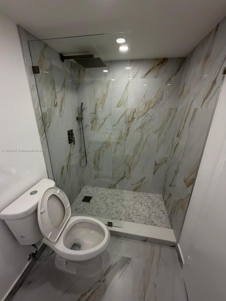 DESOTO PARK CONDO - Residential Lease