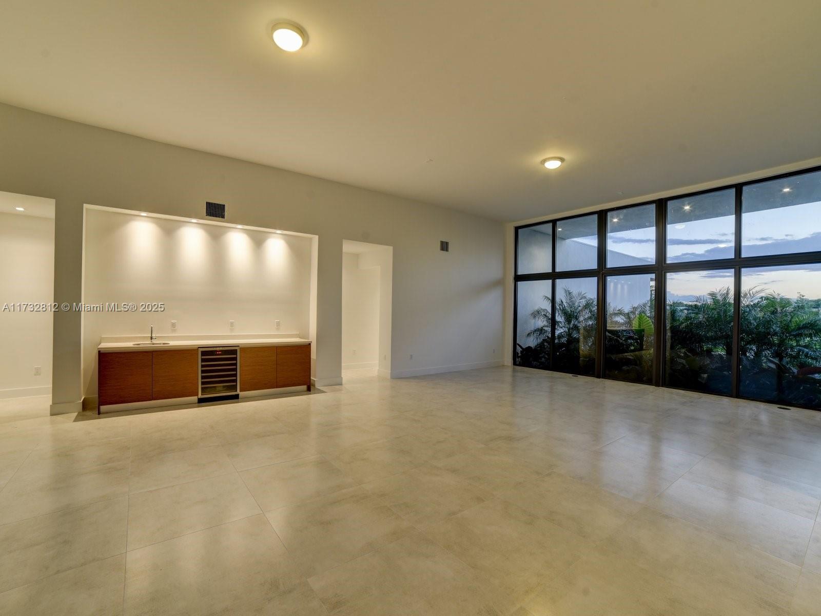 WESTON ESTATES - Residential