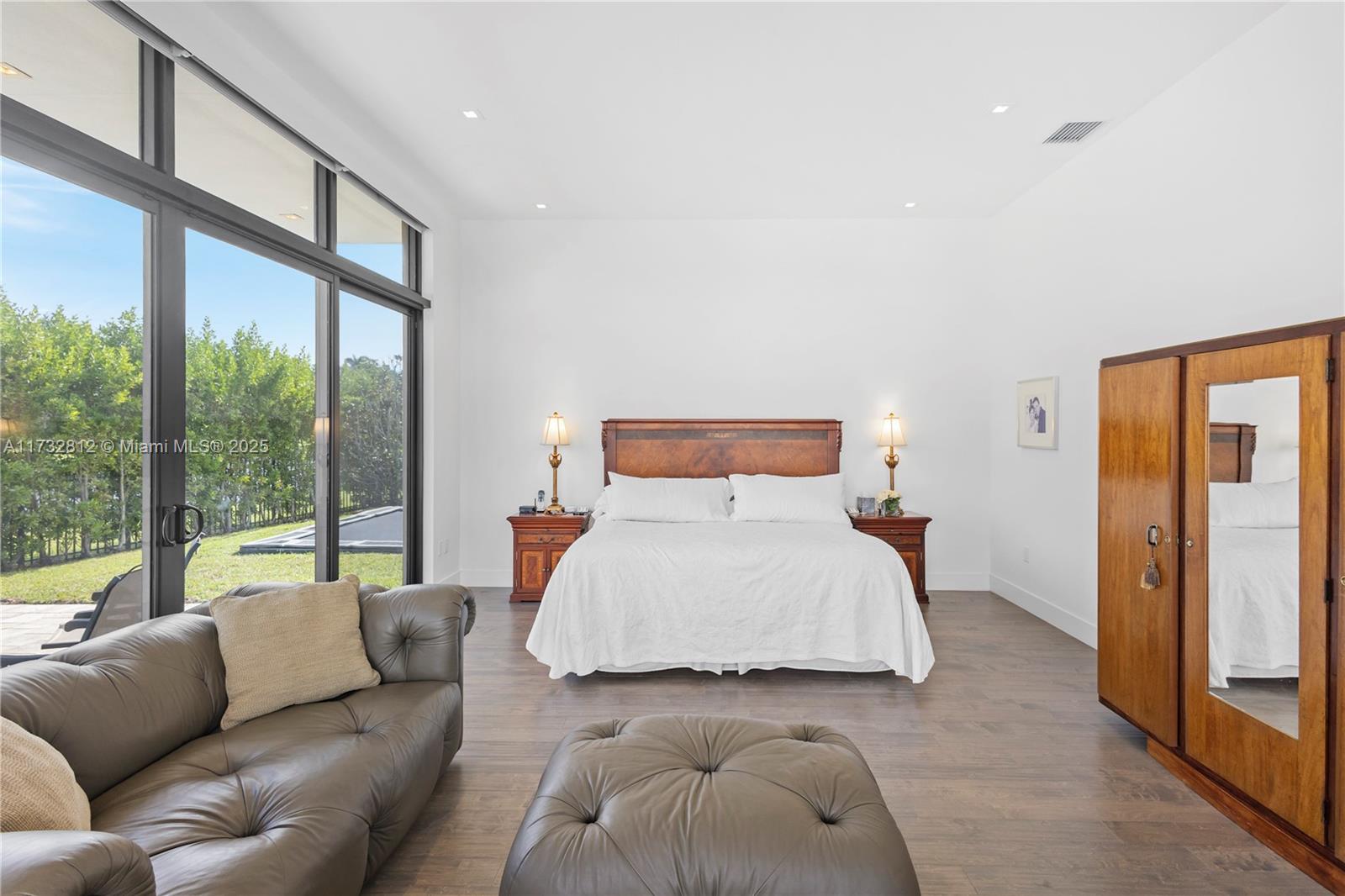 WESTON ESTATES - Residential