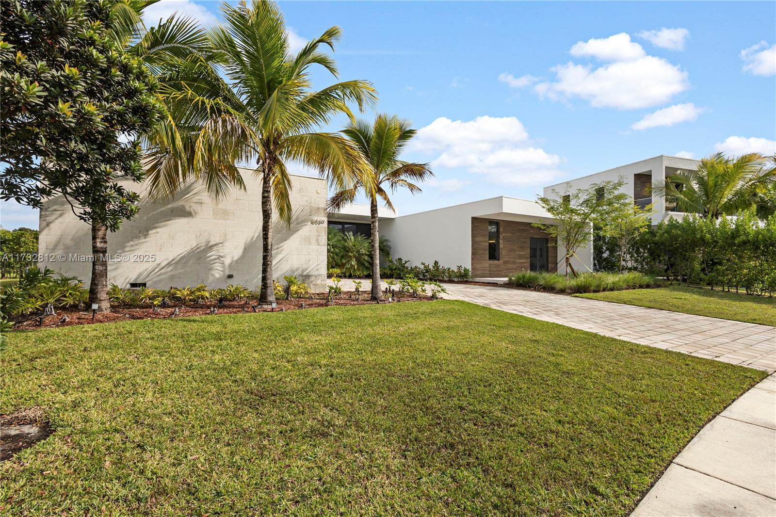 WESTON ESTATES - Residential