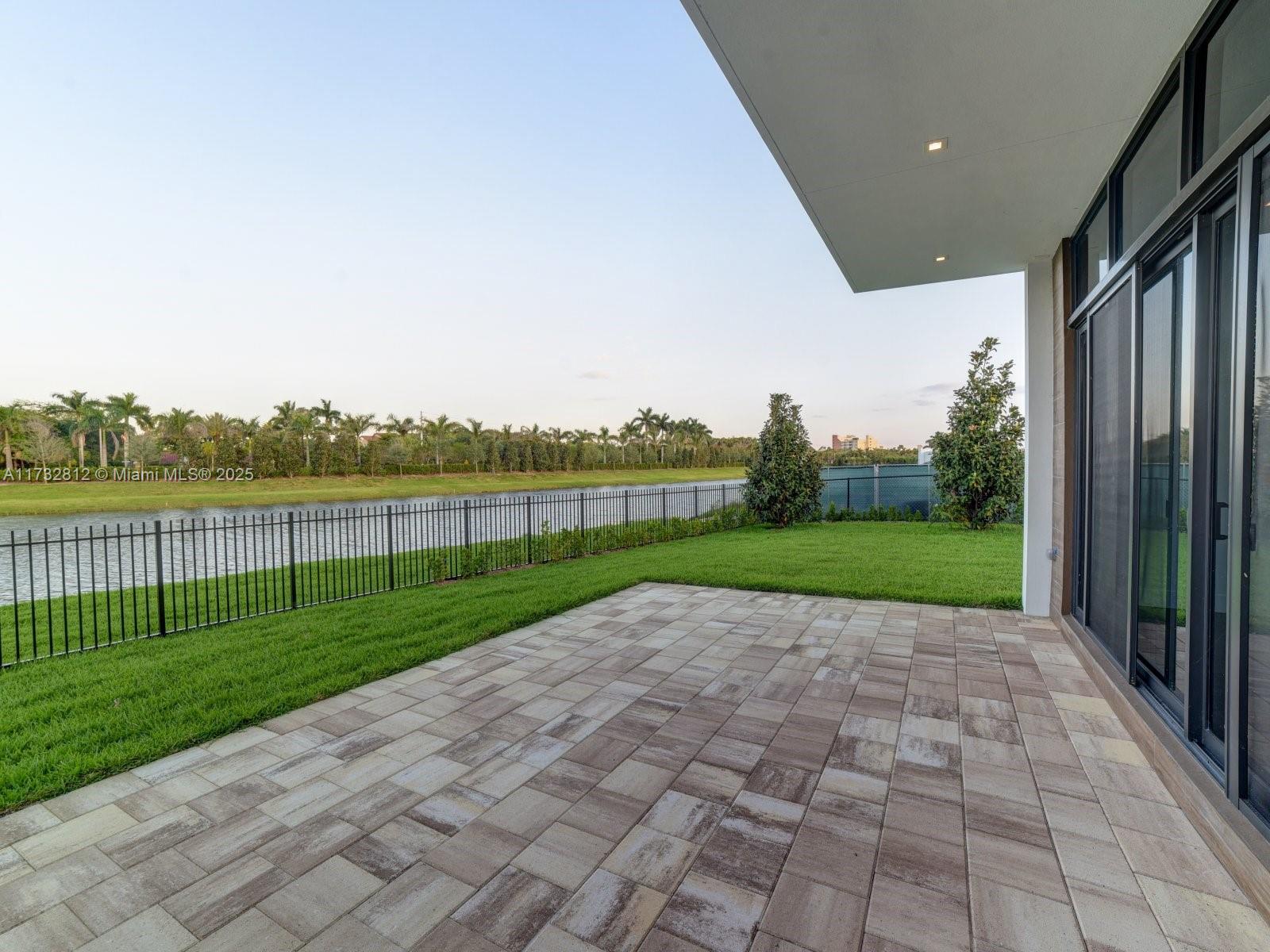 WESTON ESTATES - Residential