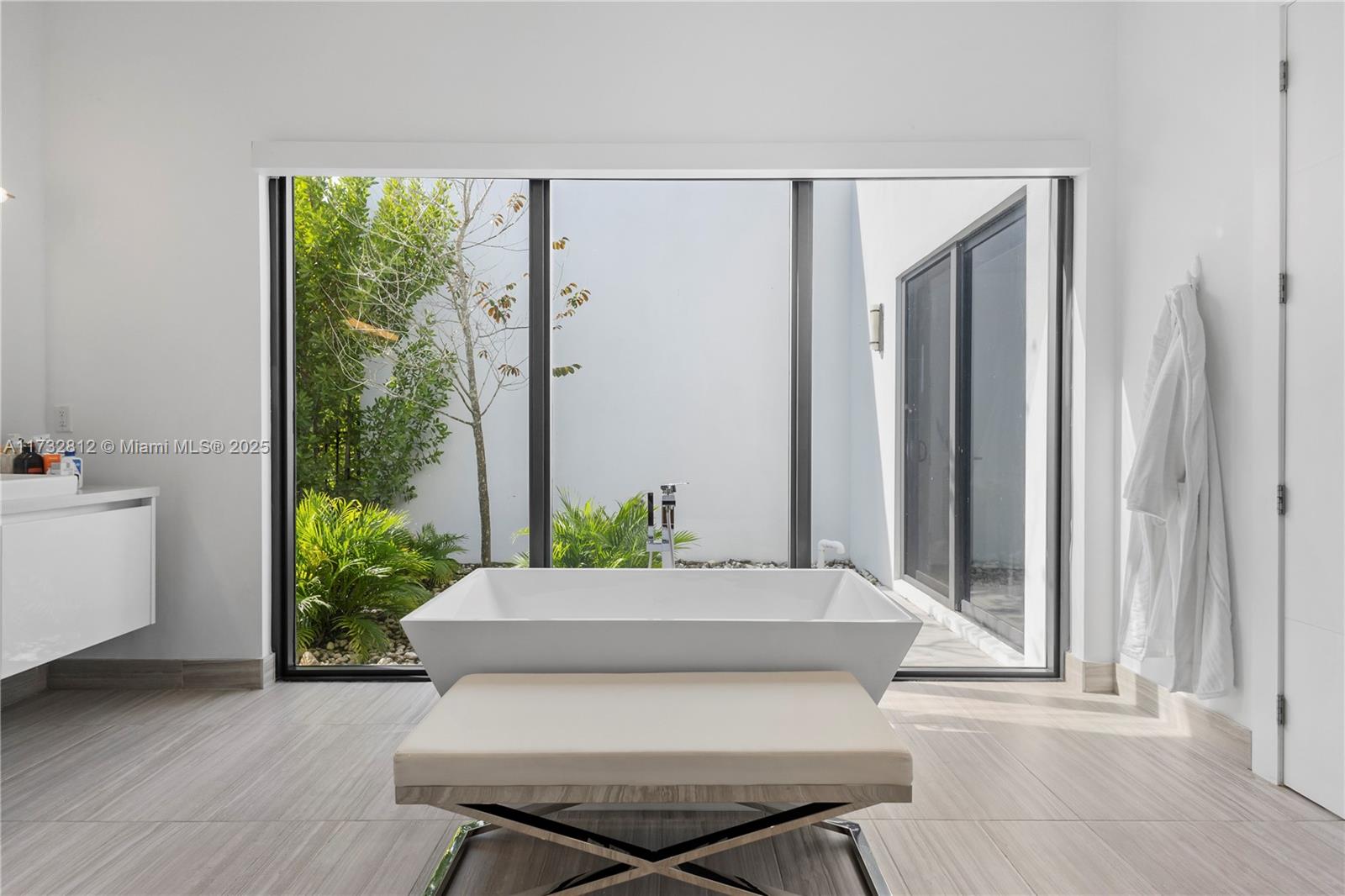 WESTON ESTATES - Residential