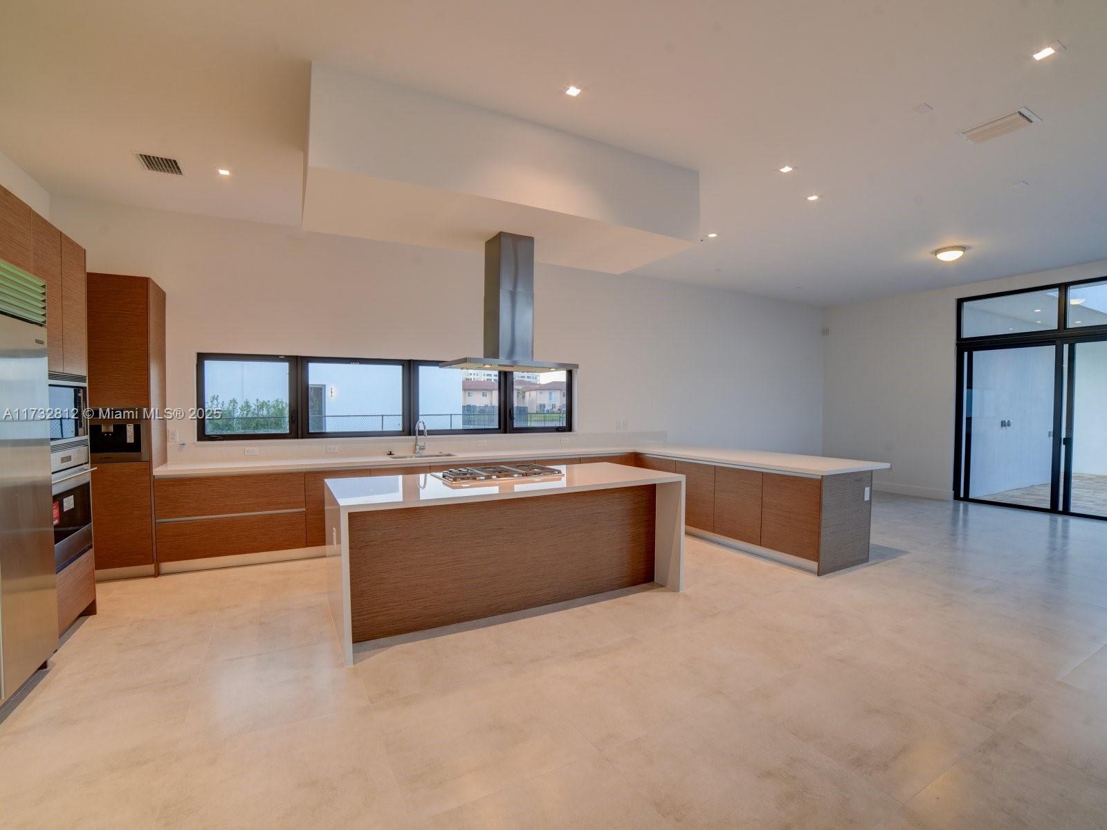 WESTON ESTATES - Residential