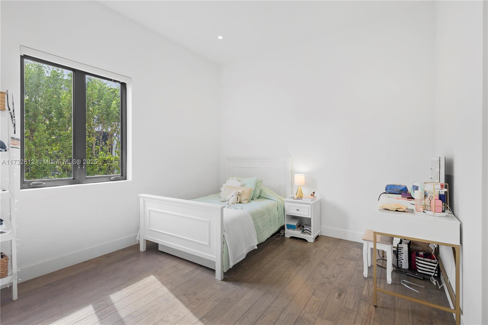 WESTON ESTATES - Residential