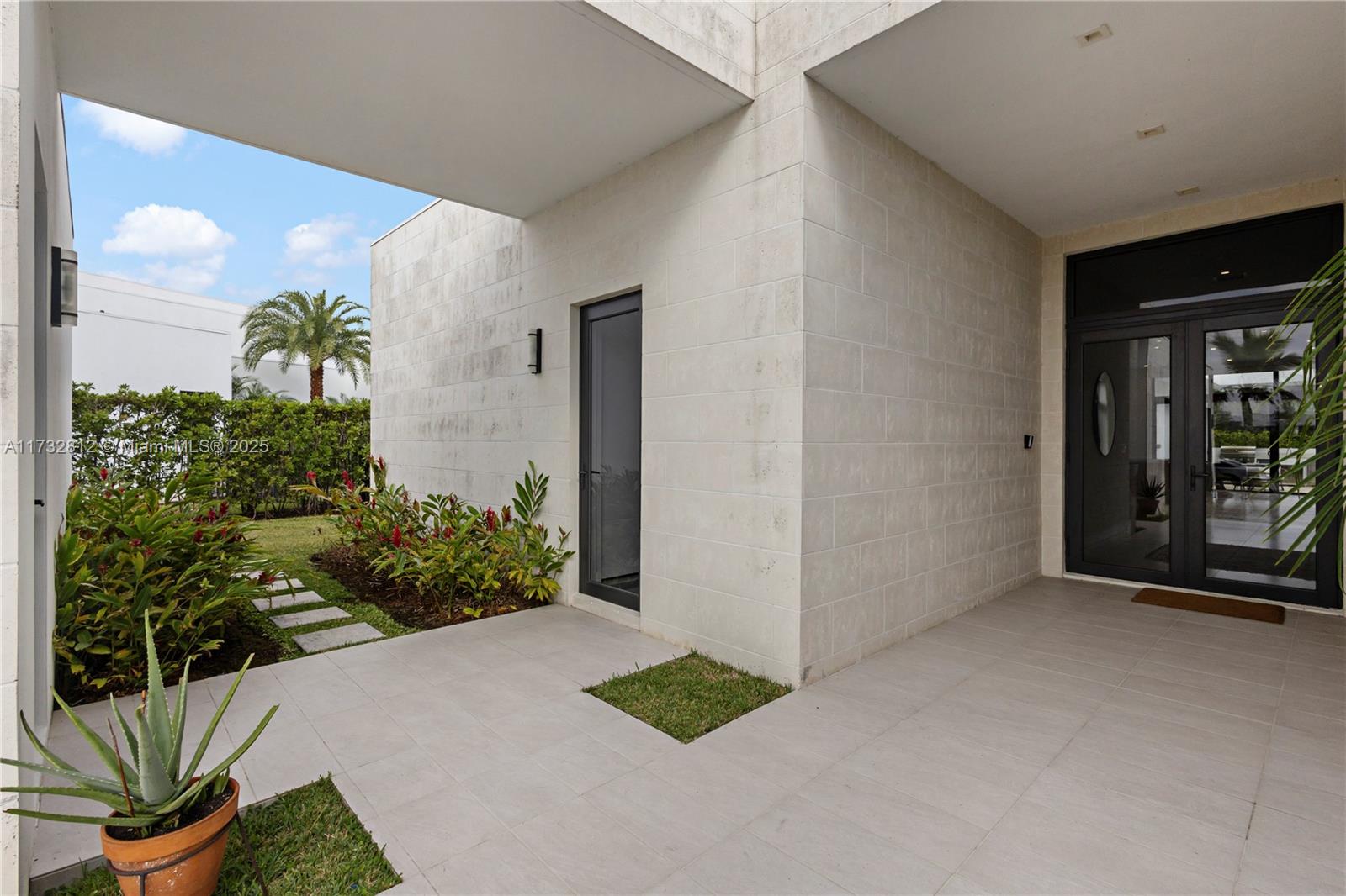 WESTON ESTATES - Residential