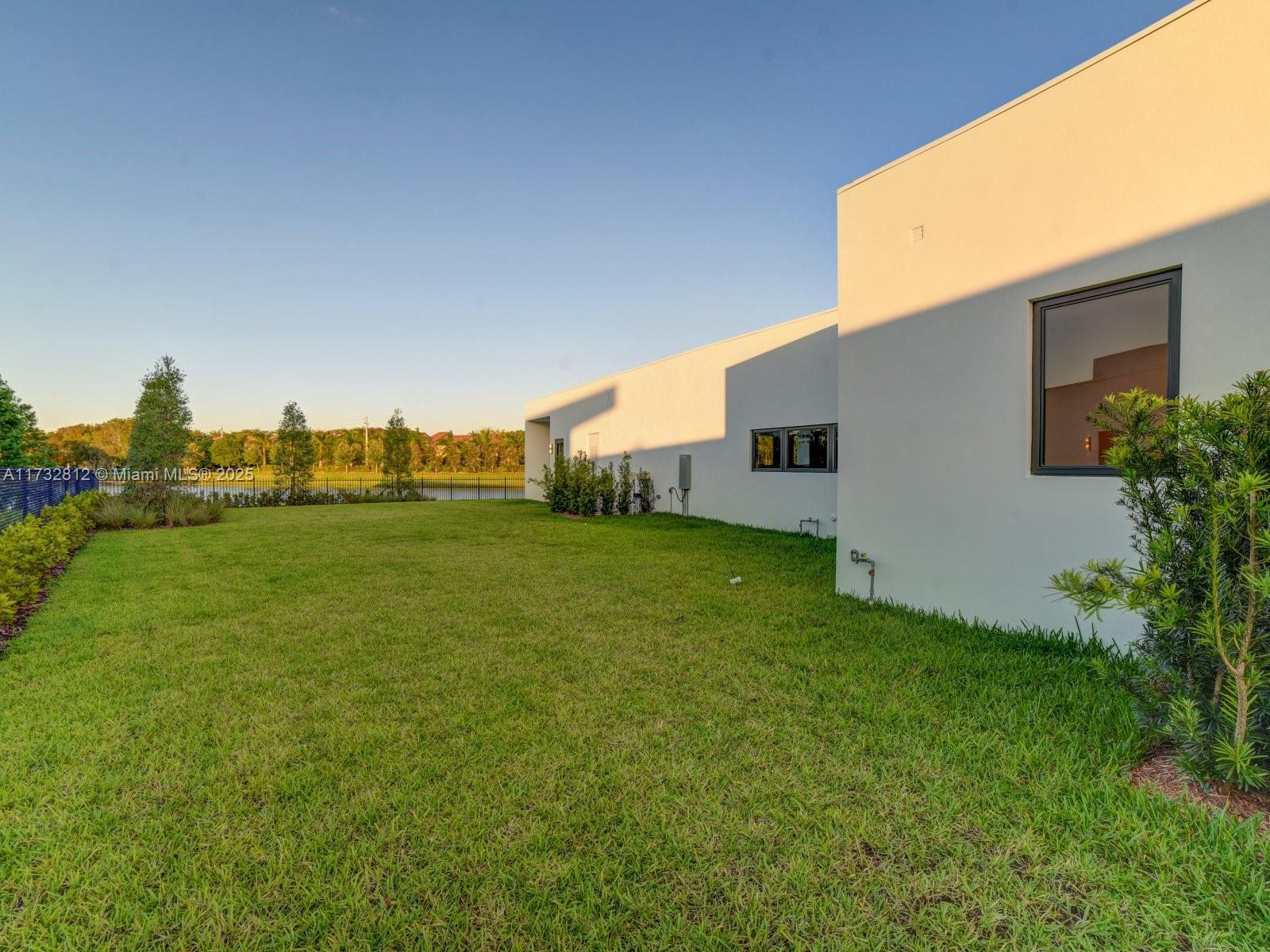WESTON ESTATES - Residential