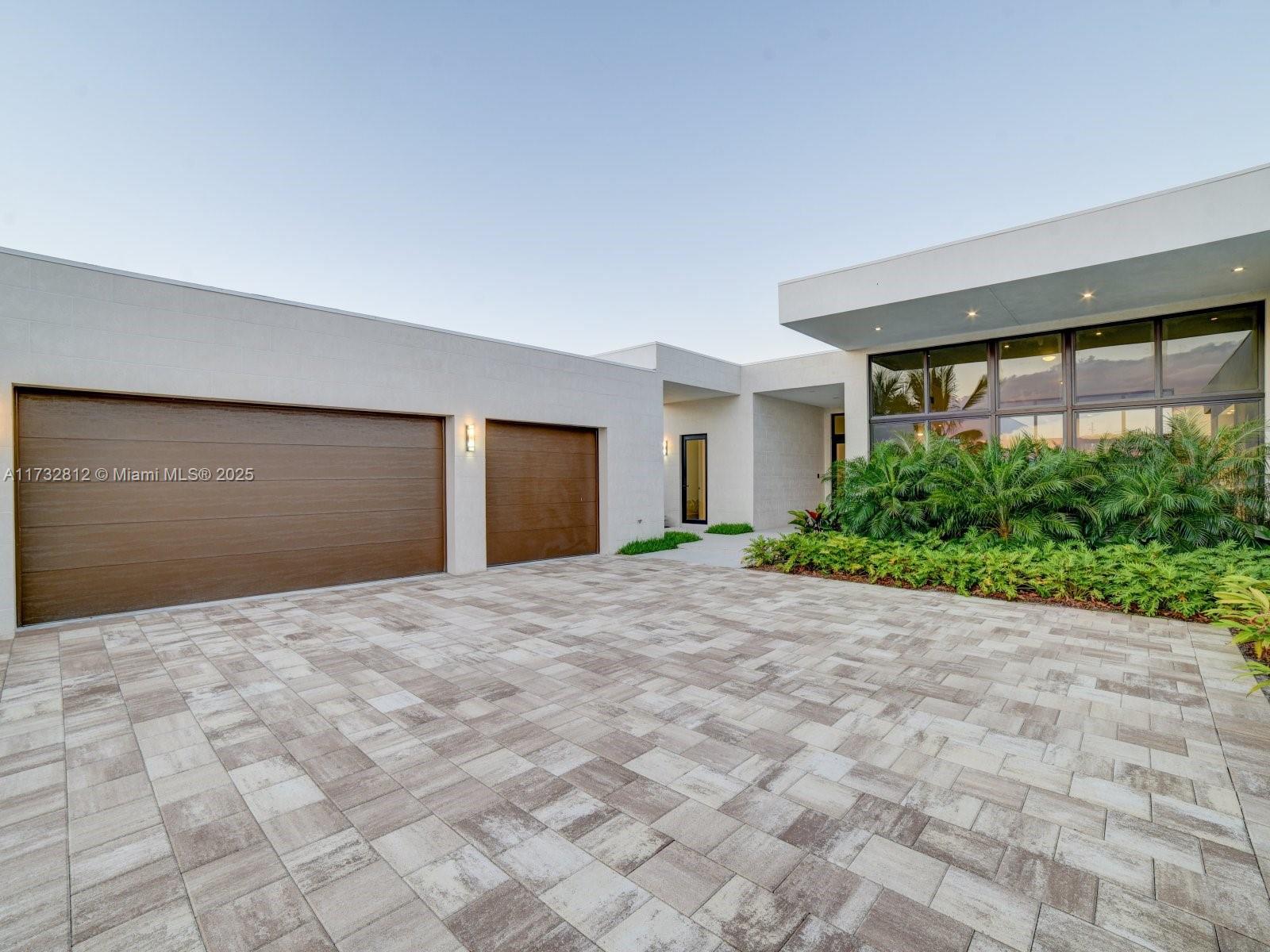 WESTON ESTATES - Residential