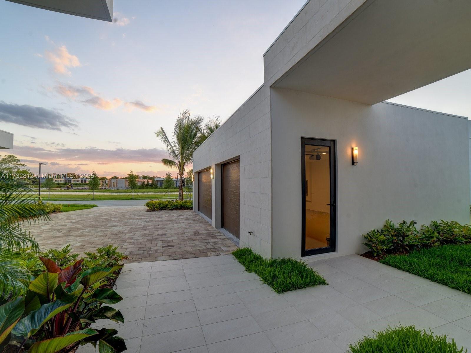 WESTON ESTATES - Residential