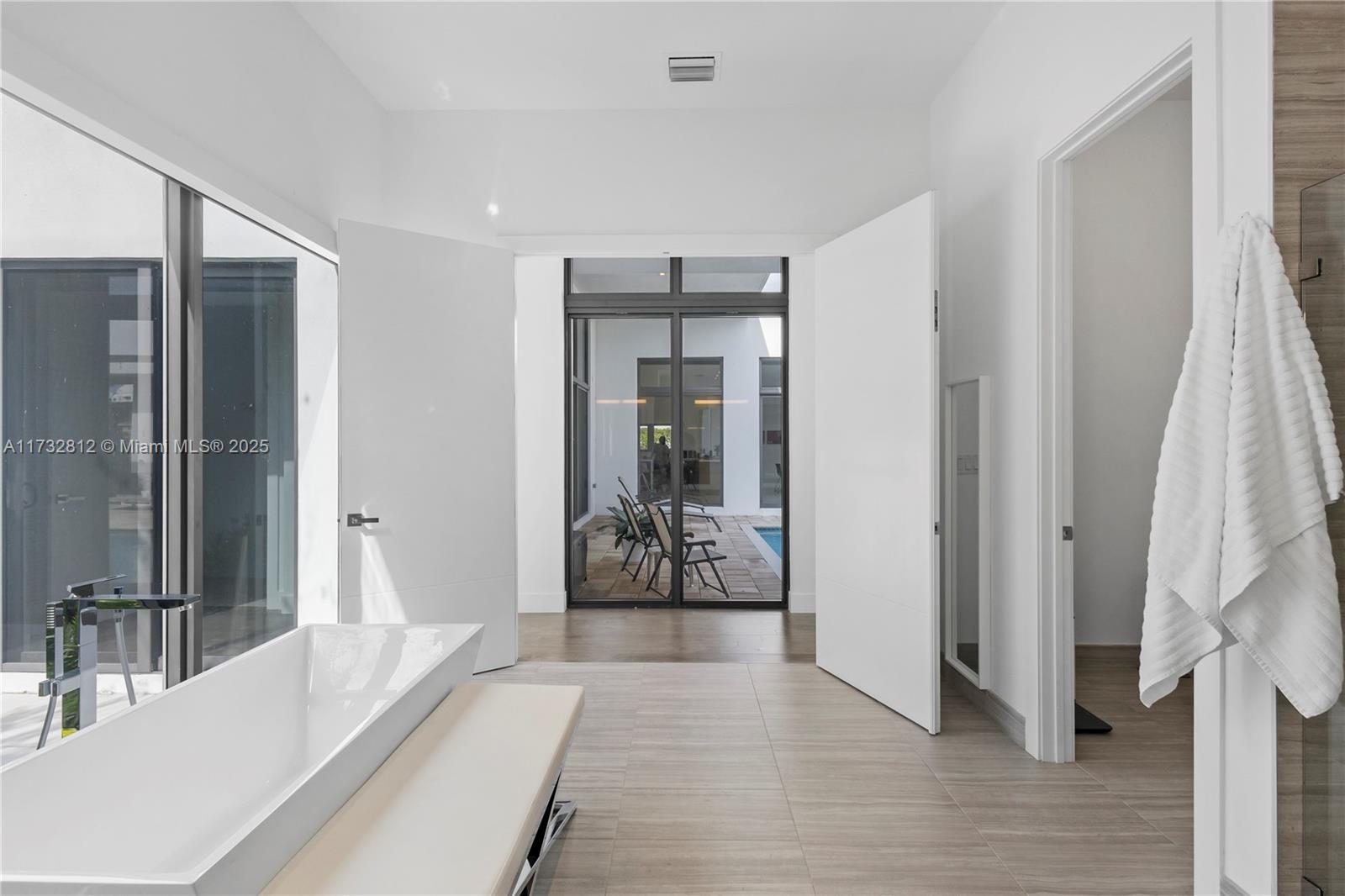 WESTON ESTATES - Residential
