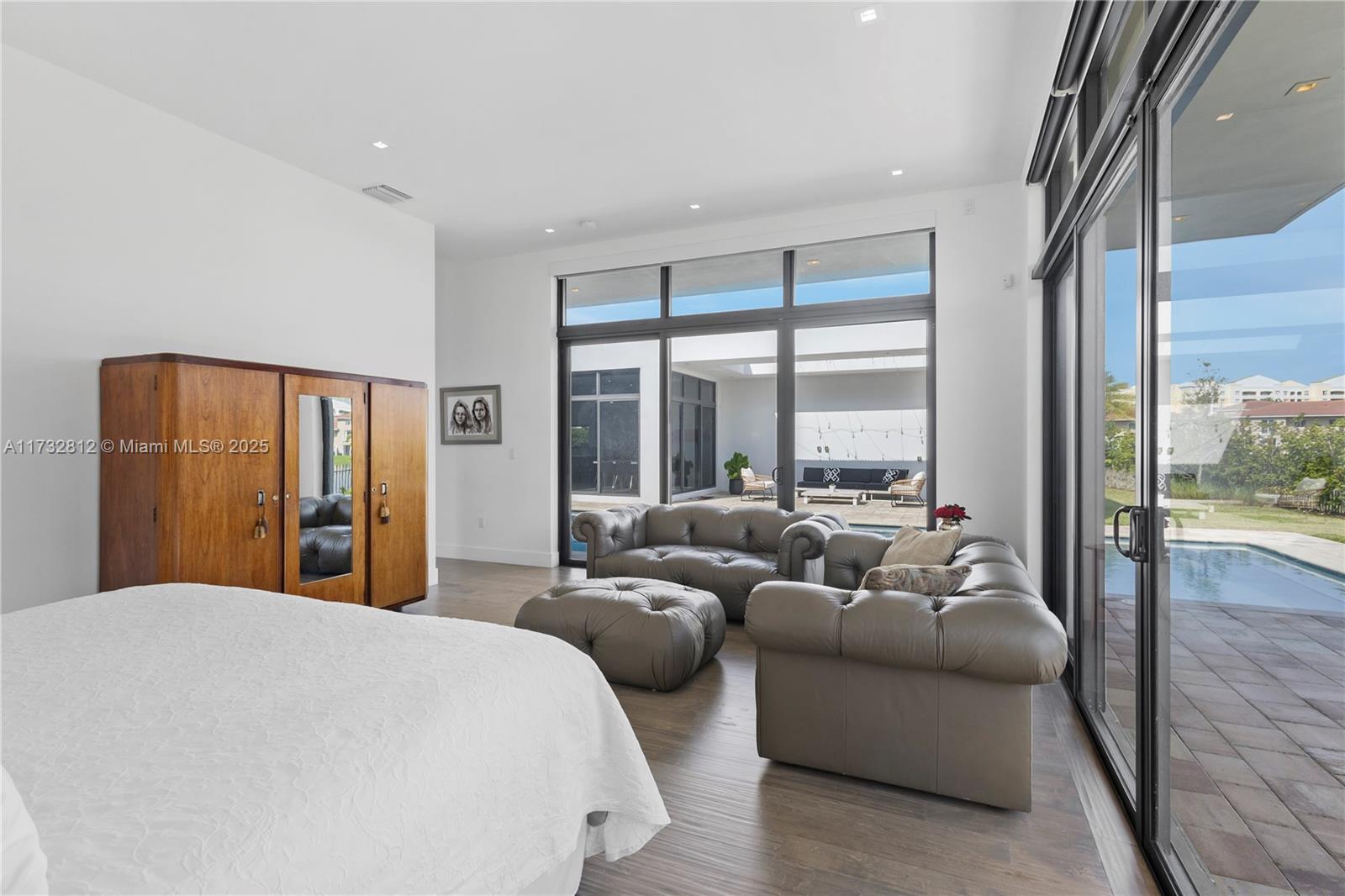 WESTON ESTATES - Residential