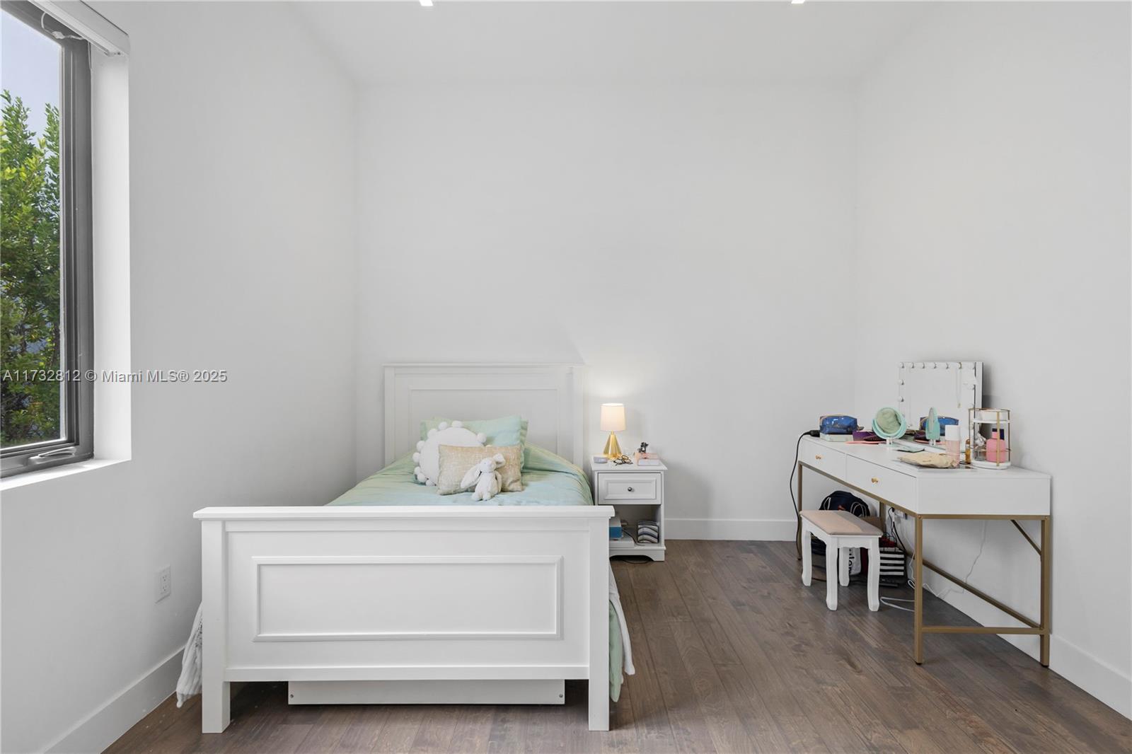 WESTON ESTATES - Residential