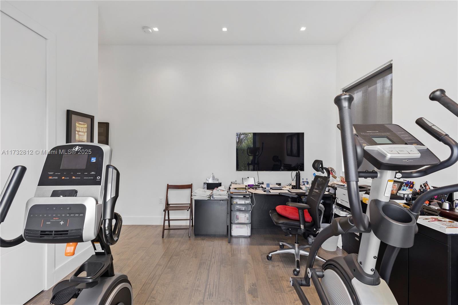 WESTON ESTATES - Residential