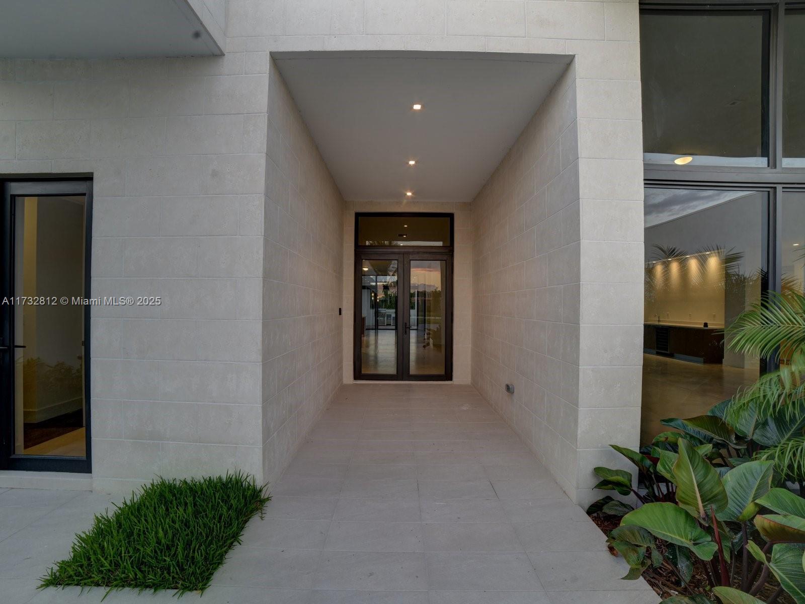 WESTON ESTATES - Residential