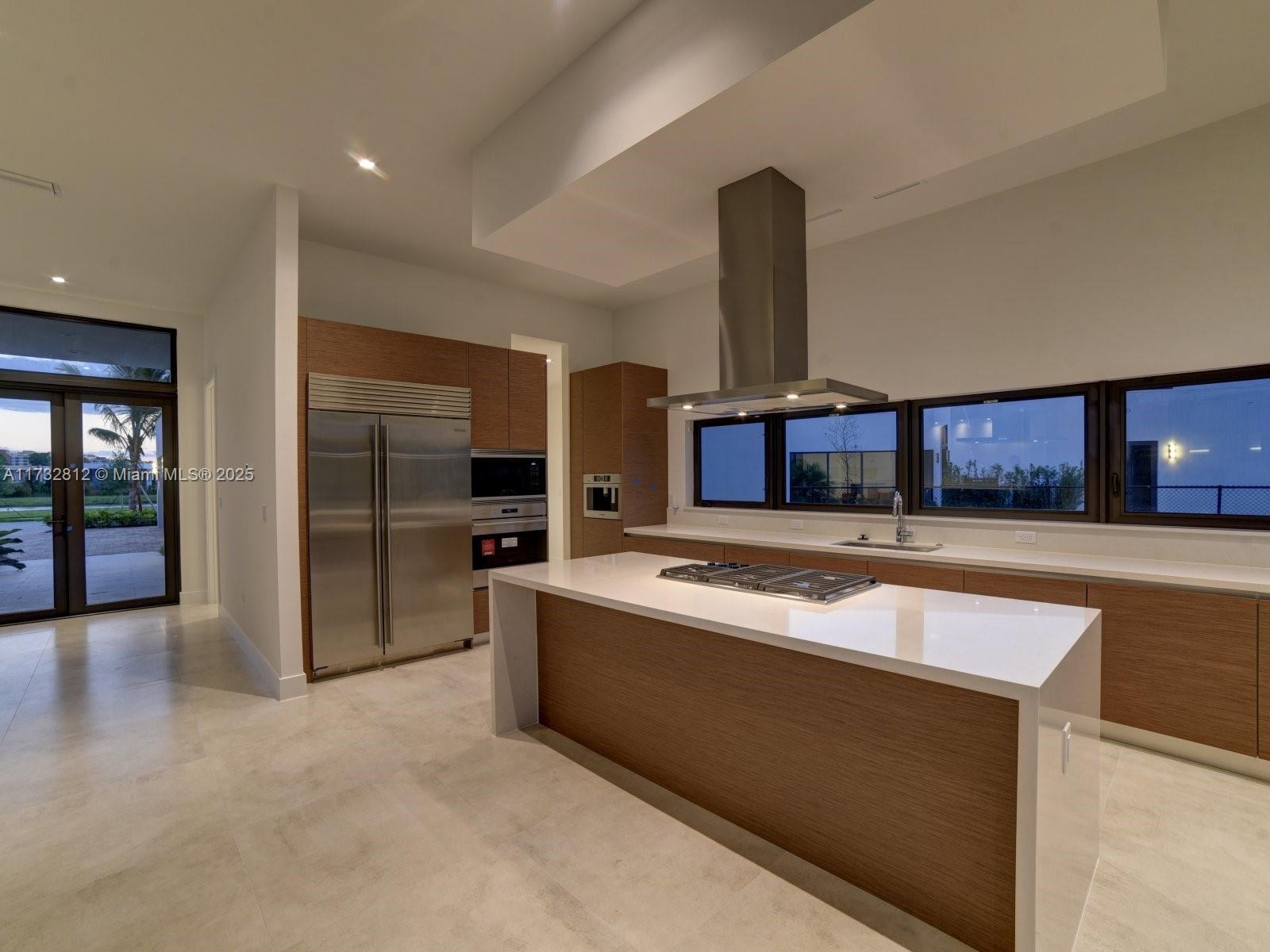 WESTON ESTATES - Residential