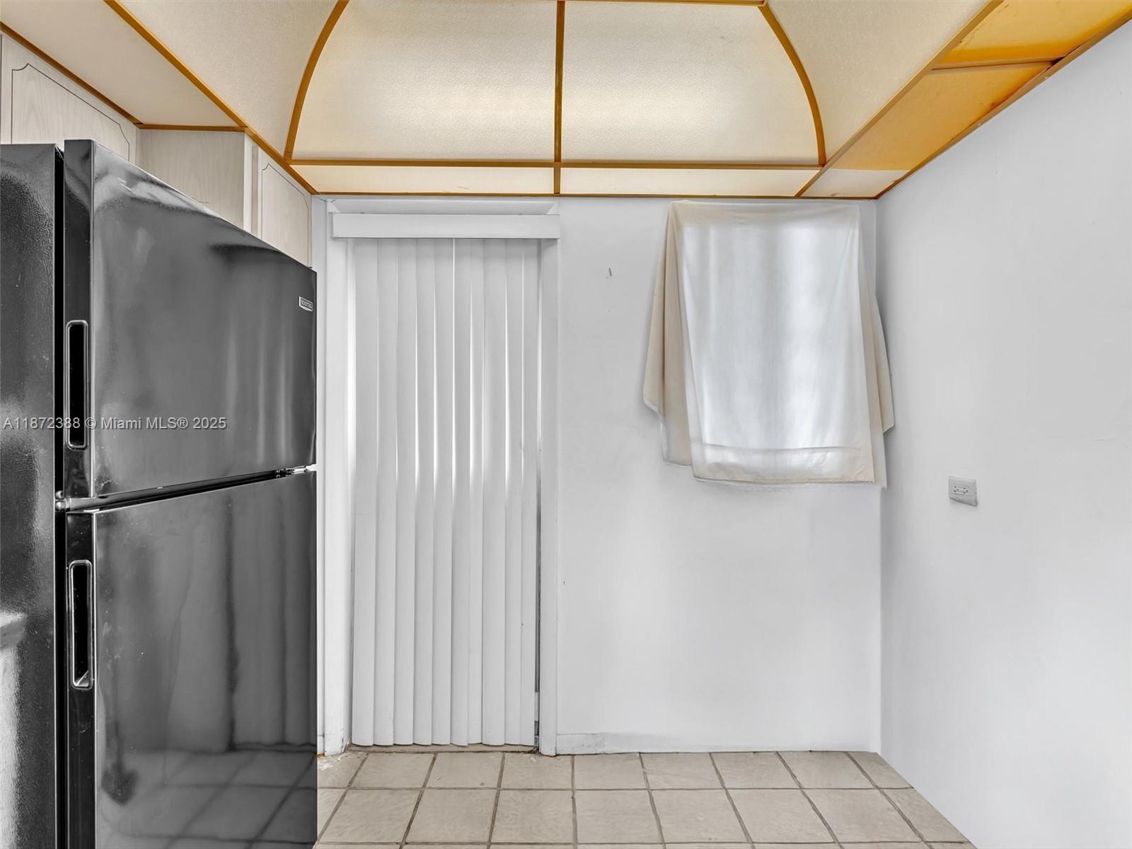 ROYAL OAKS CONDO - Residential