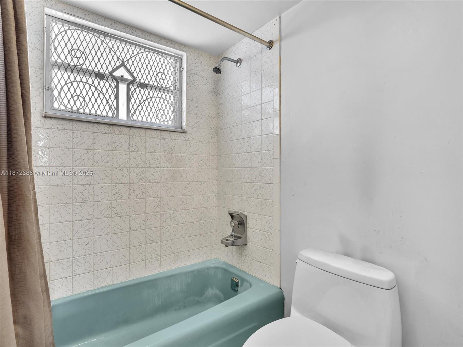 ROYAL OAKS CONDO - Residential
