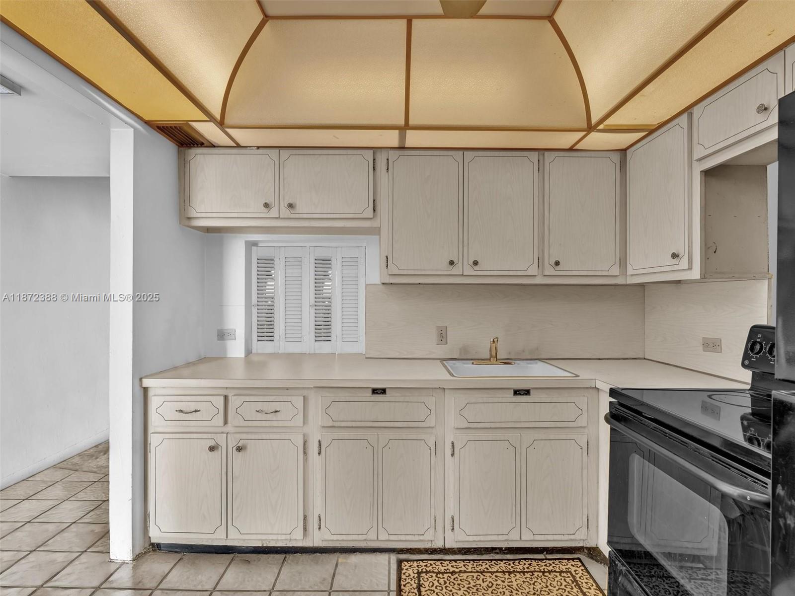 ROYAL OAKS CONDO - Residential