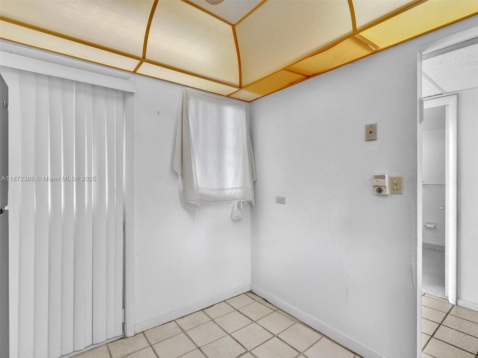 ROYAL OAKS CONDO - Residential