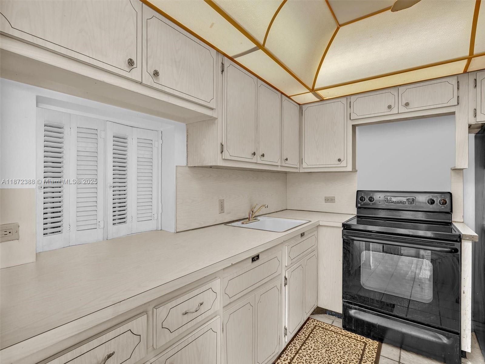 ROYAL OAKS CONDO - Residential
